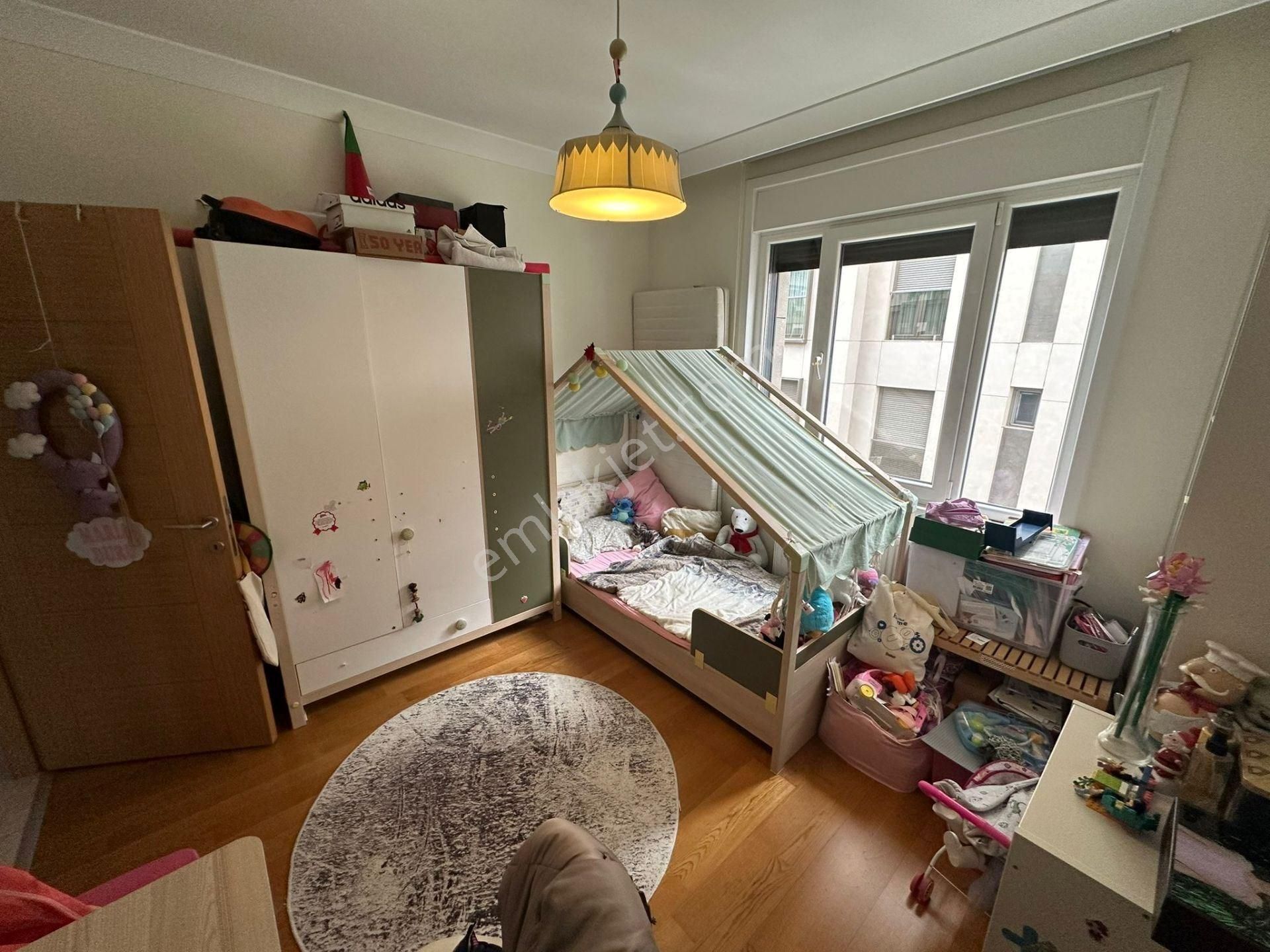 Caddebostan Sahil Plaj Yolunca Köşe Binada Balkonlu - Görsel 17