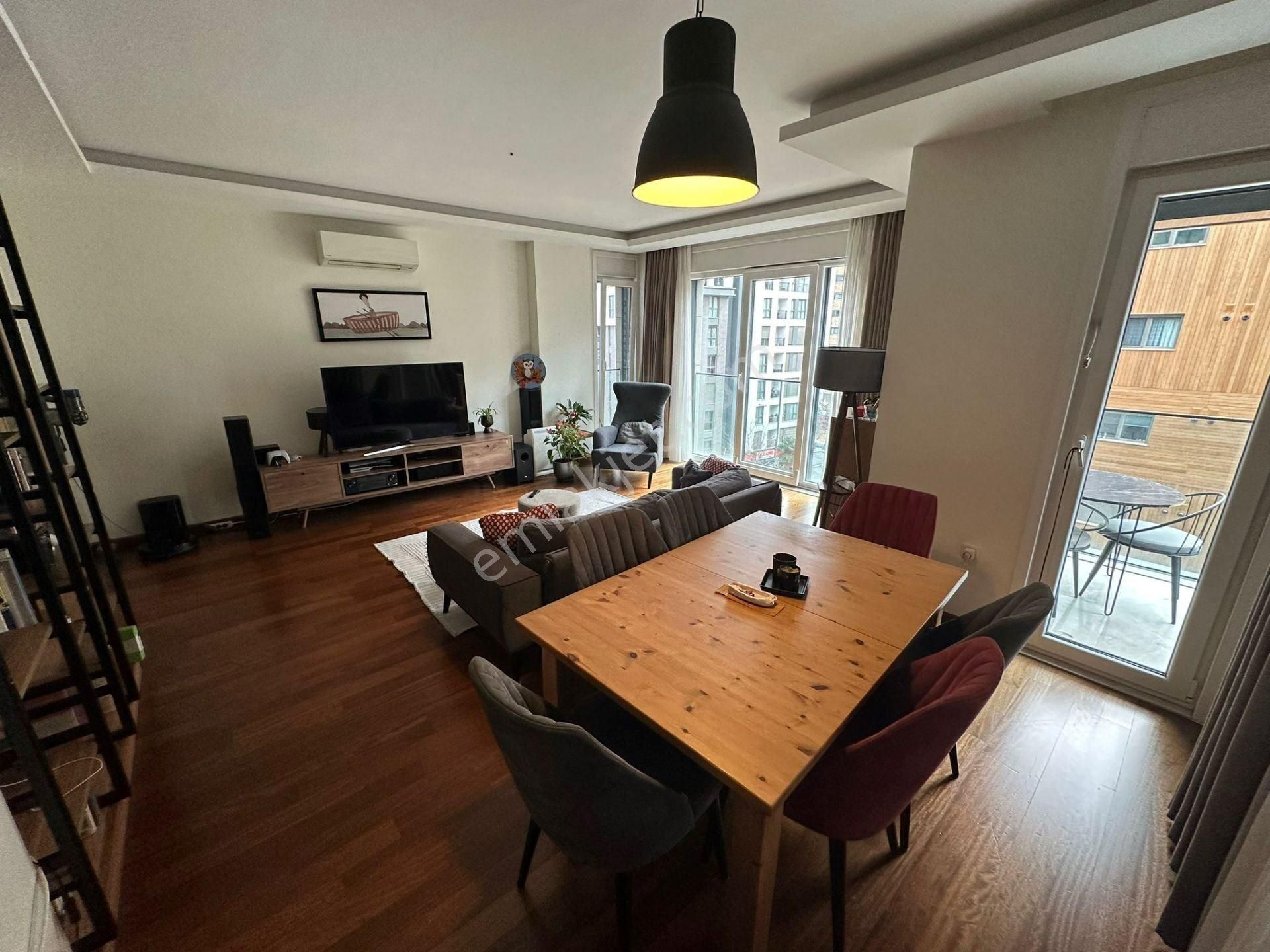 Caddebostan Sahil Plaj Yolunca Köşe Binada Balkonlu - Görsel 2