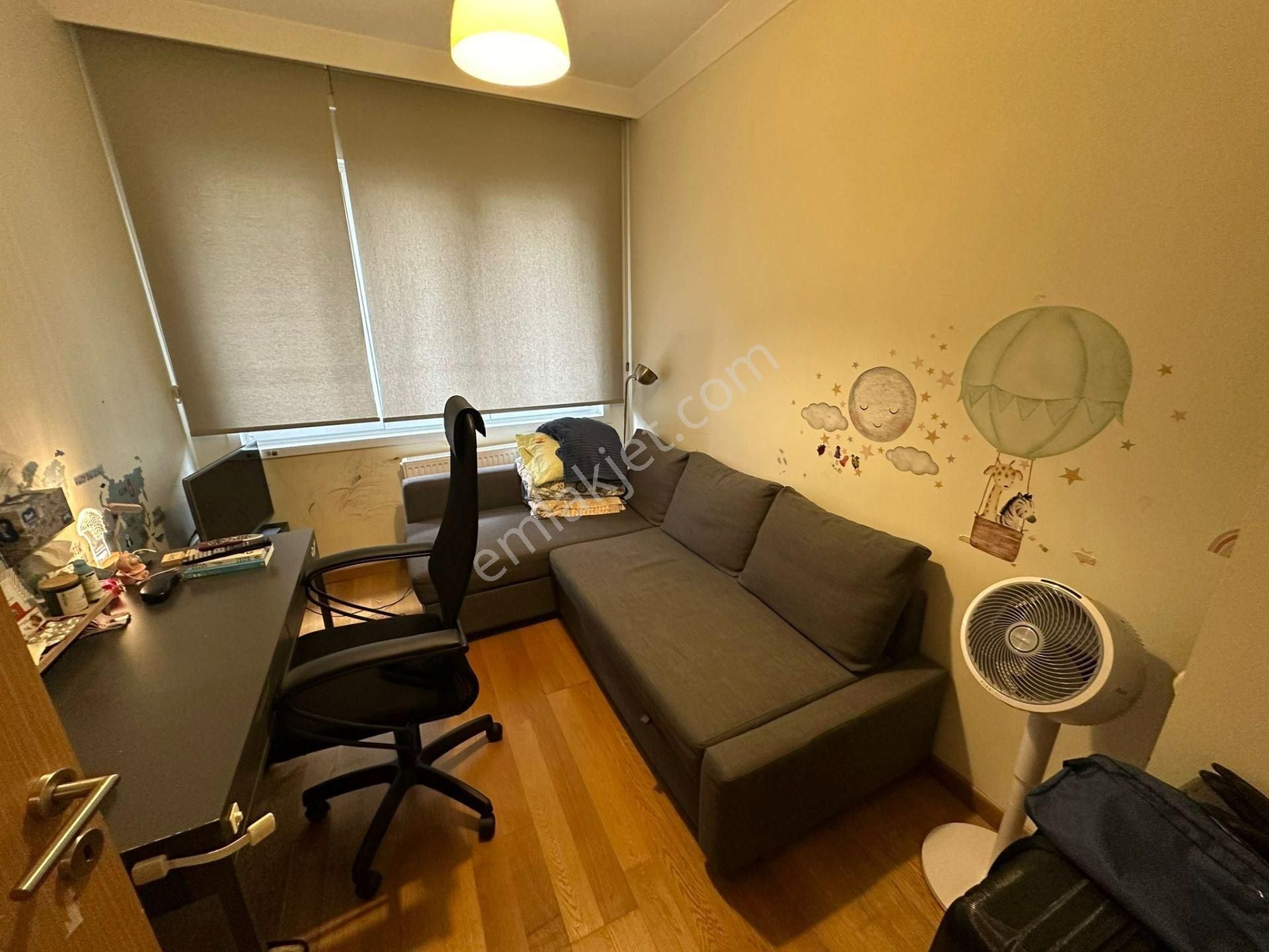 Caddebostan Sahil Plaj Yolunca Köşe Binada Balkonlu - Görsel 12