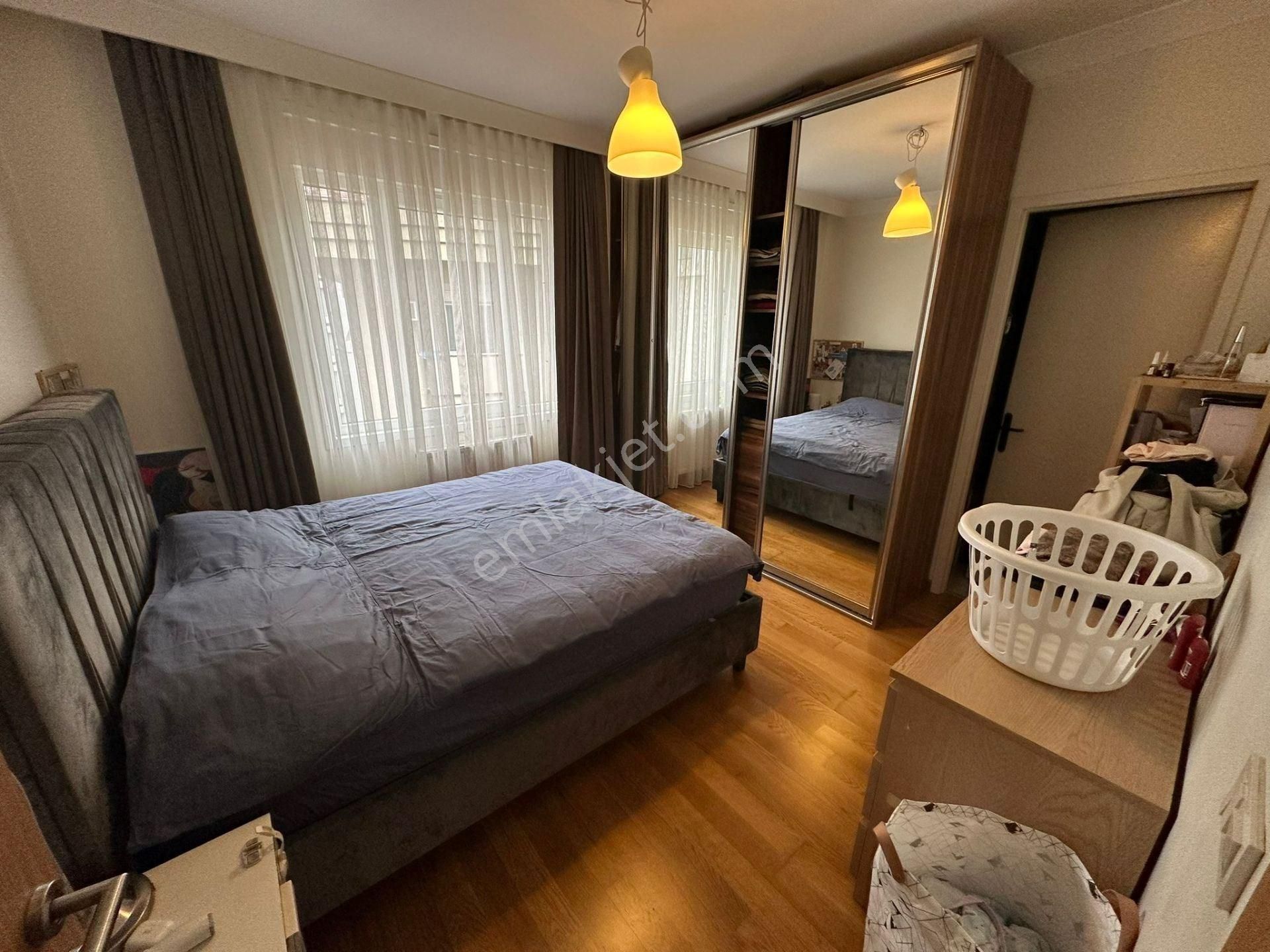 Caddebostan Sahil Plaj Yolunca Köşe Binada Balkonlu - Görsel 21