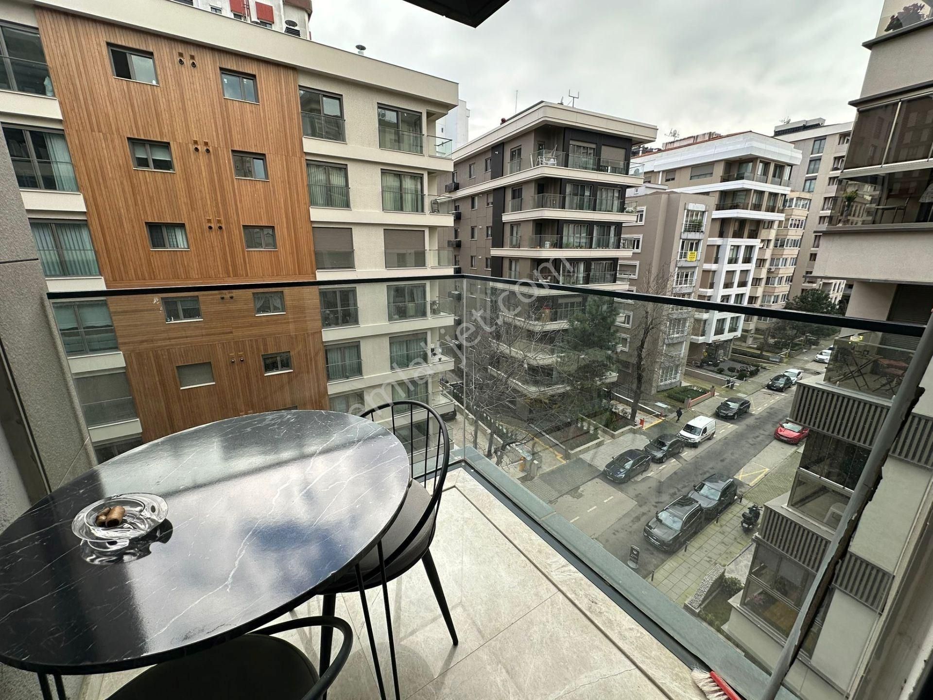 Caddebostan Sahil Plaj Yolunca Köşe Binada Balkonlu - Görsel 6