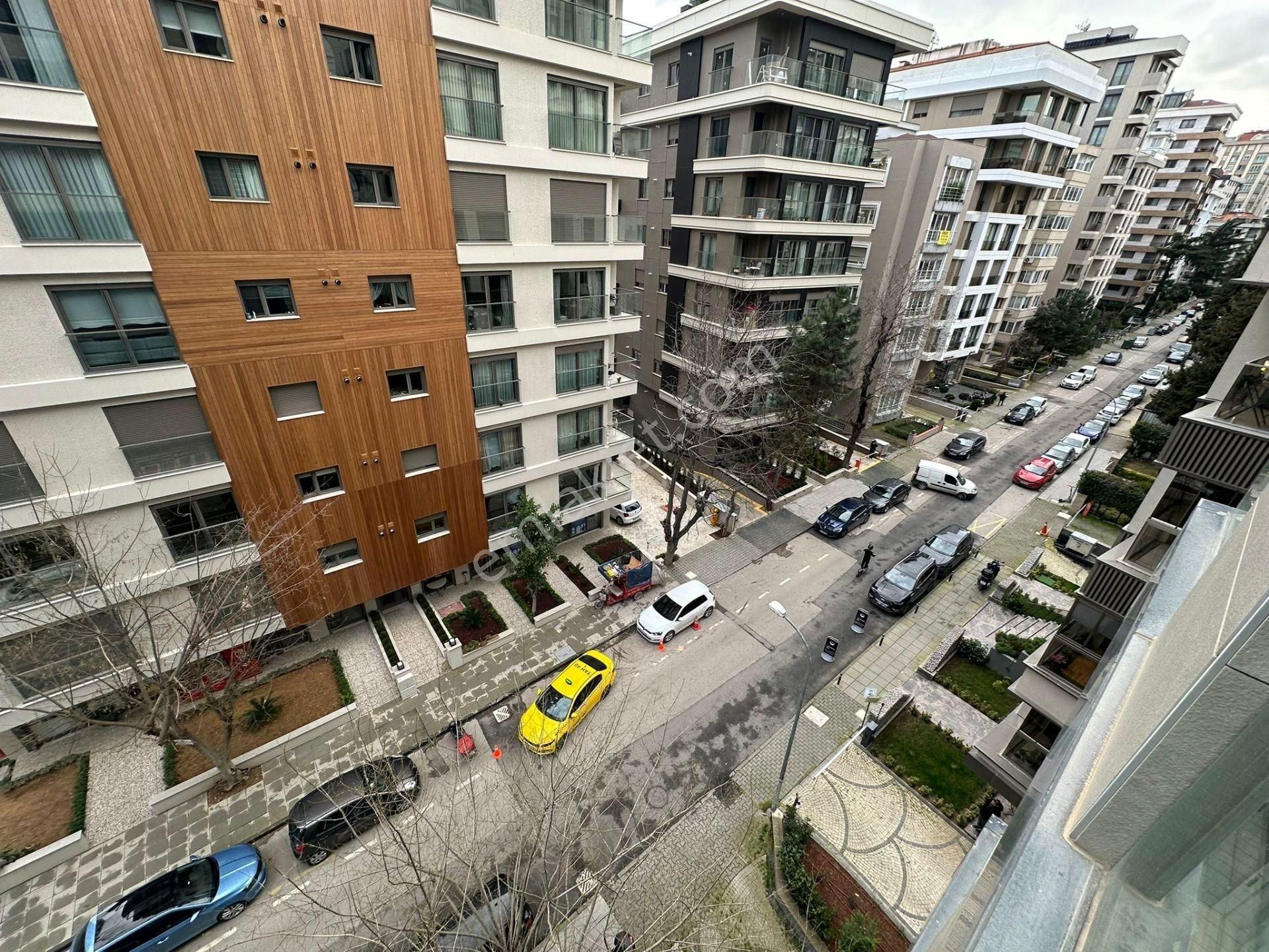 Caddebostan Sahil Plaj Yolunca Köşe Binada Balkonlu - Görsel 7