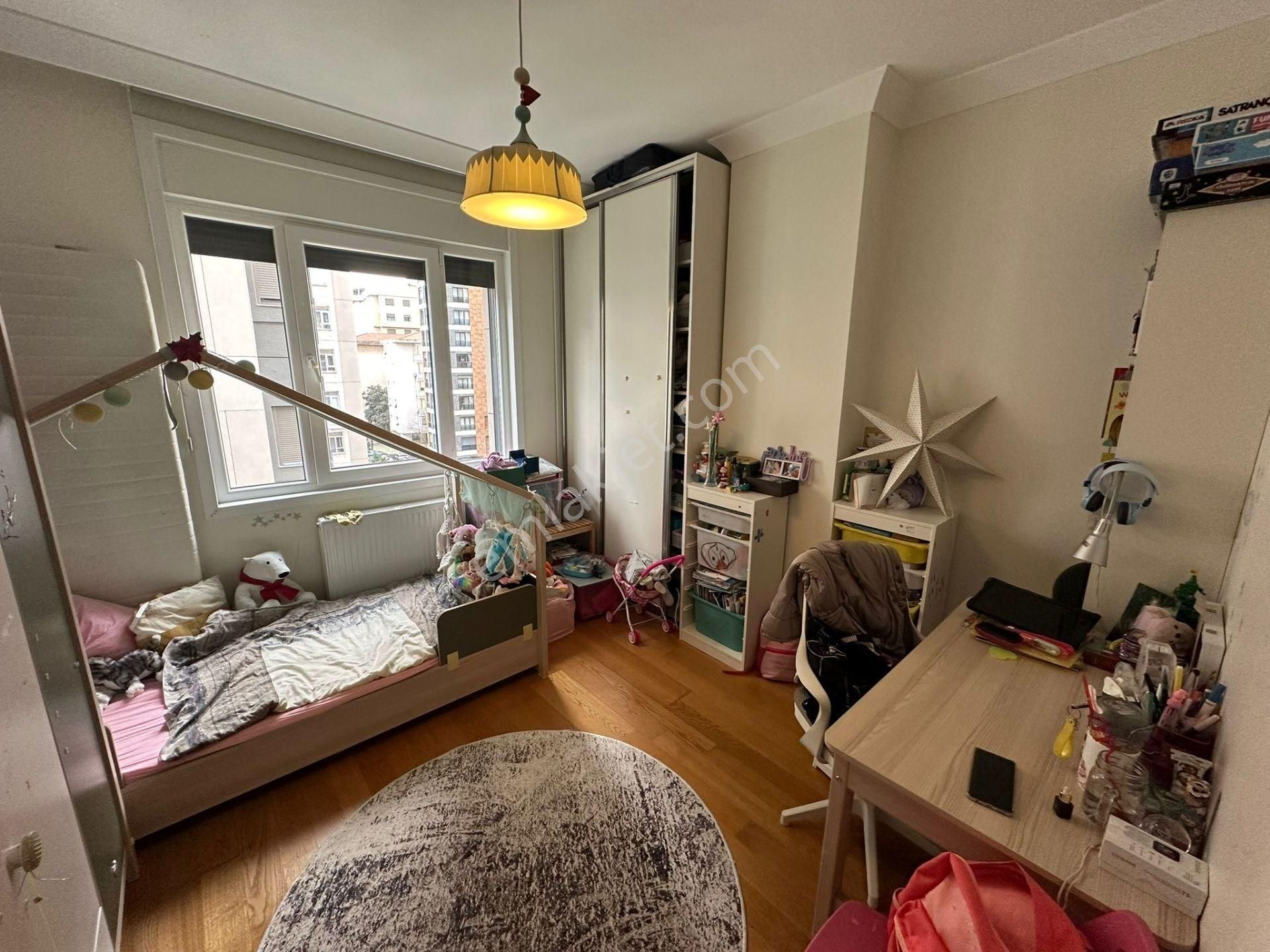 Caddebostan Sahil Plaj Yolunca Köşe Binada Balkonlu - Görsel 16