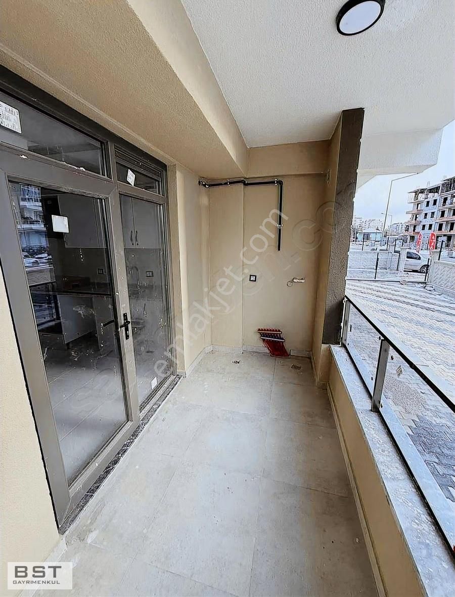 Erenler Mh Fetih Cd 100m Halı Saha Yanı 3 + 1 110 M2 Net - Görsel 33