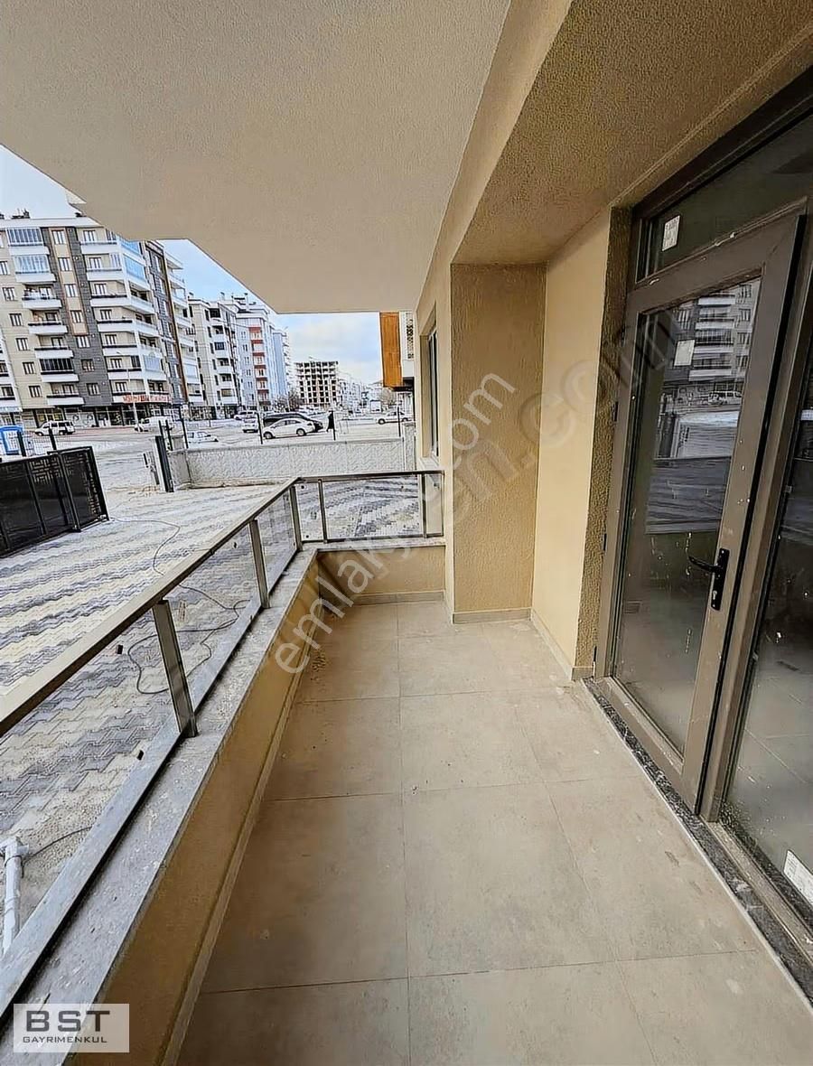 Erenler Mh Fetih Cd 100m Halı Saha Yanı 3 + 1 110 M2 Net - Görsel 31