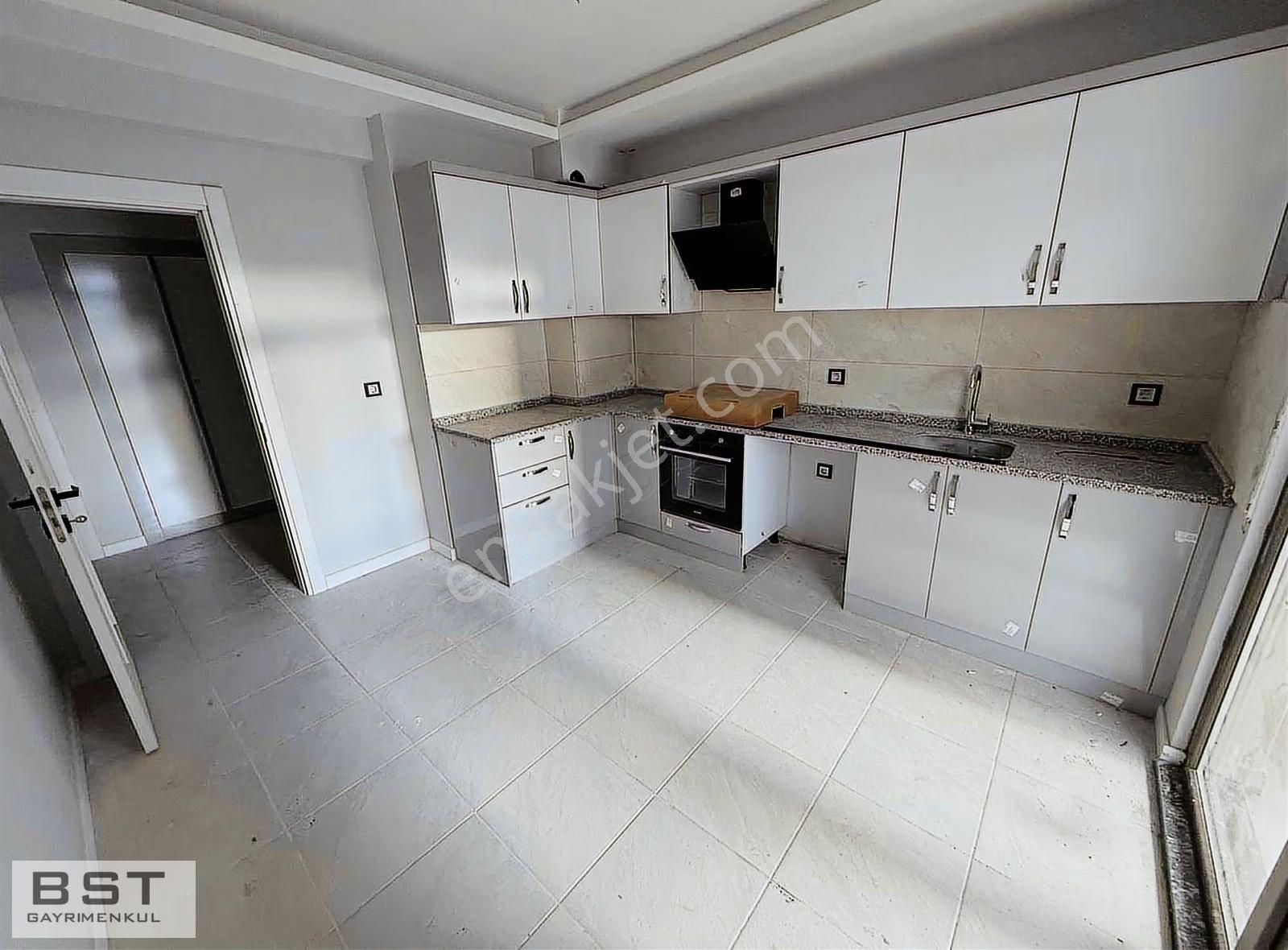 Erenler Mh Fetih Cd 100m Halı Saha Yanı 3 + 1 110 M2 Net - Görsel 13