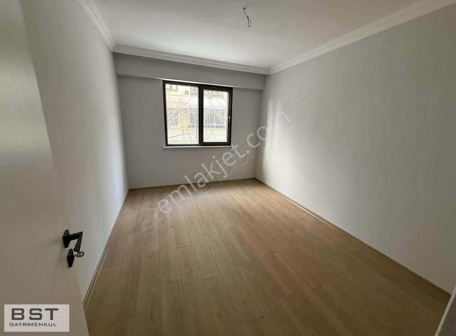 Erenler Mh Fetih Cd 100m Halı Saha Yanı 3 + 1 110 M2 Net - Görsel 12