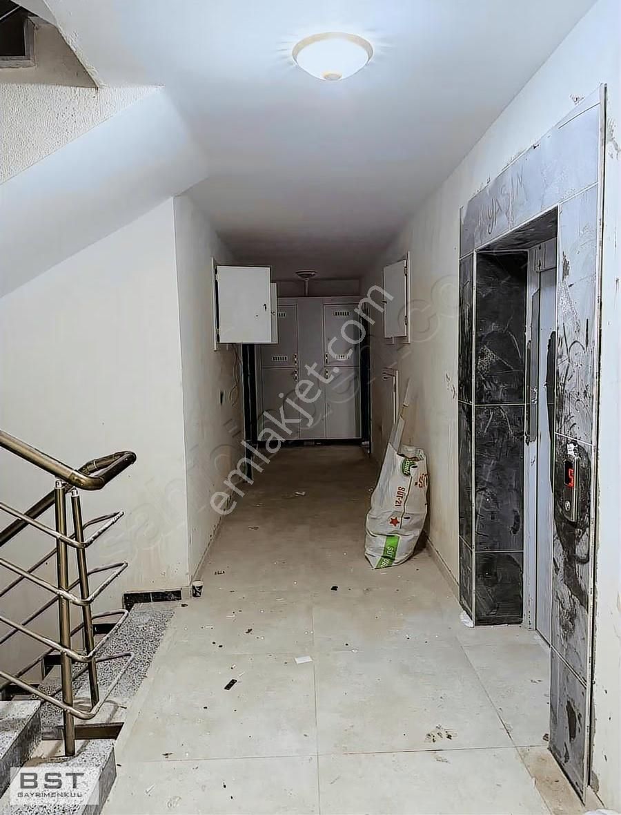 Erenler Mh Fetih Cd 100m Halı Saha Yanı 3 + 1 110 M2 Net - Görsel 7