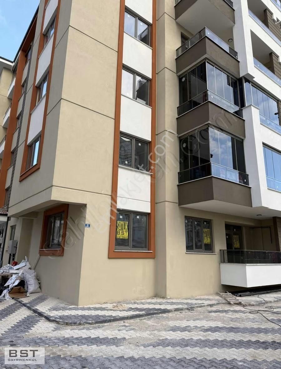 Erenler Mh Fetih Cd 100m Halı Saha Yanı 3 + 1 110 M2 Net - Görsel 34