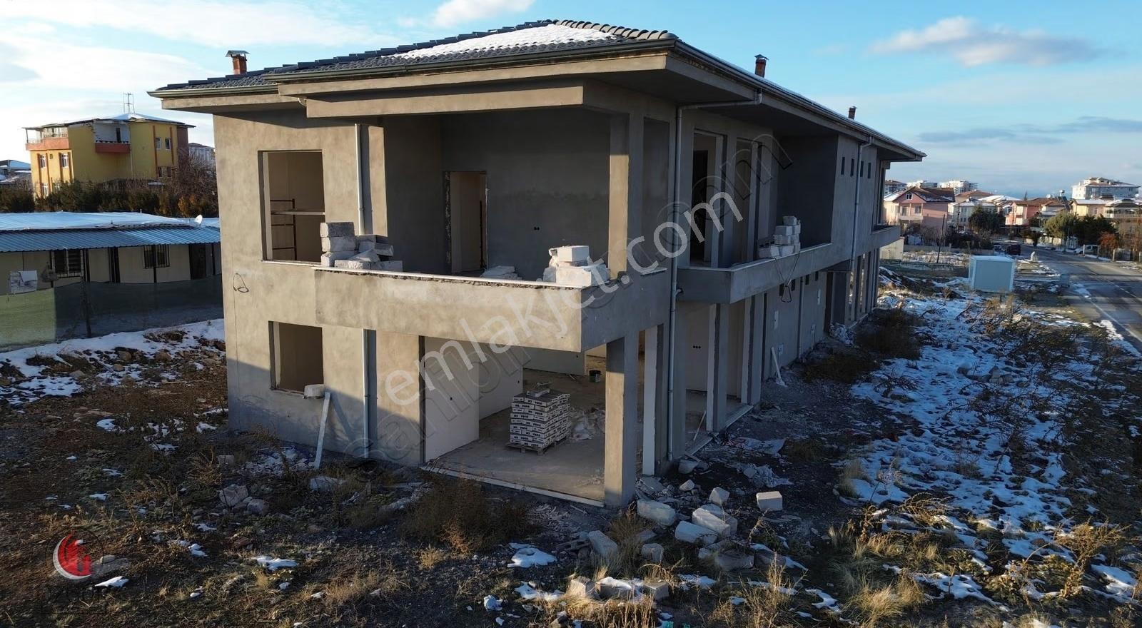 Özgür'den Yakınca Cadde Üzeri Natamam İkiz Villa - Görsel 16