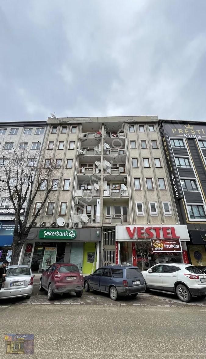 İnegöl Merkezde Kiralık 3+1 160m Cadde Üstü Arakat Daire