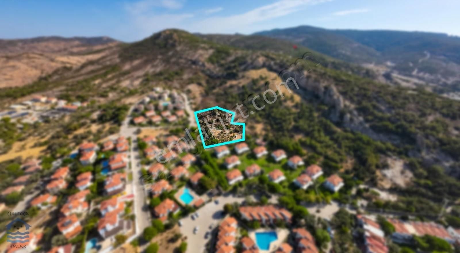 Eski Foça Merkezde Satılık Tarla Deniz Manzaralı, Yola Cepheli