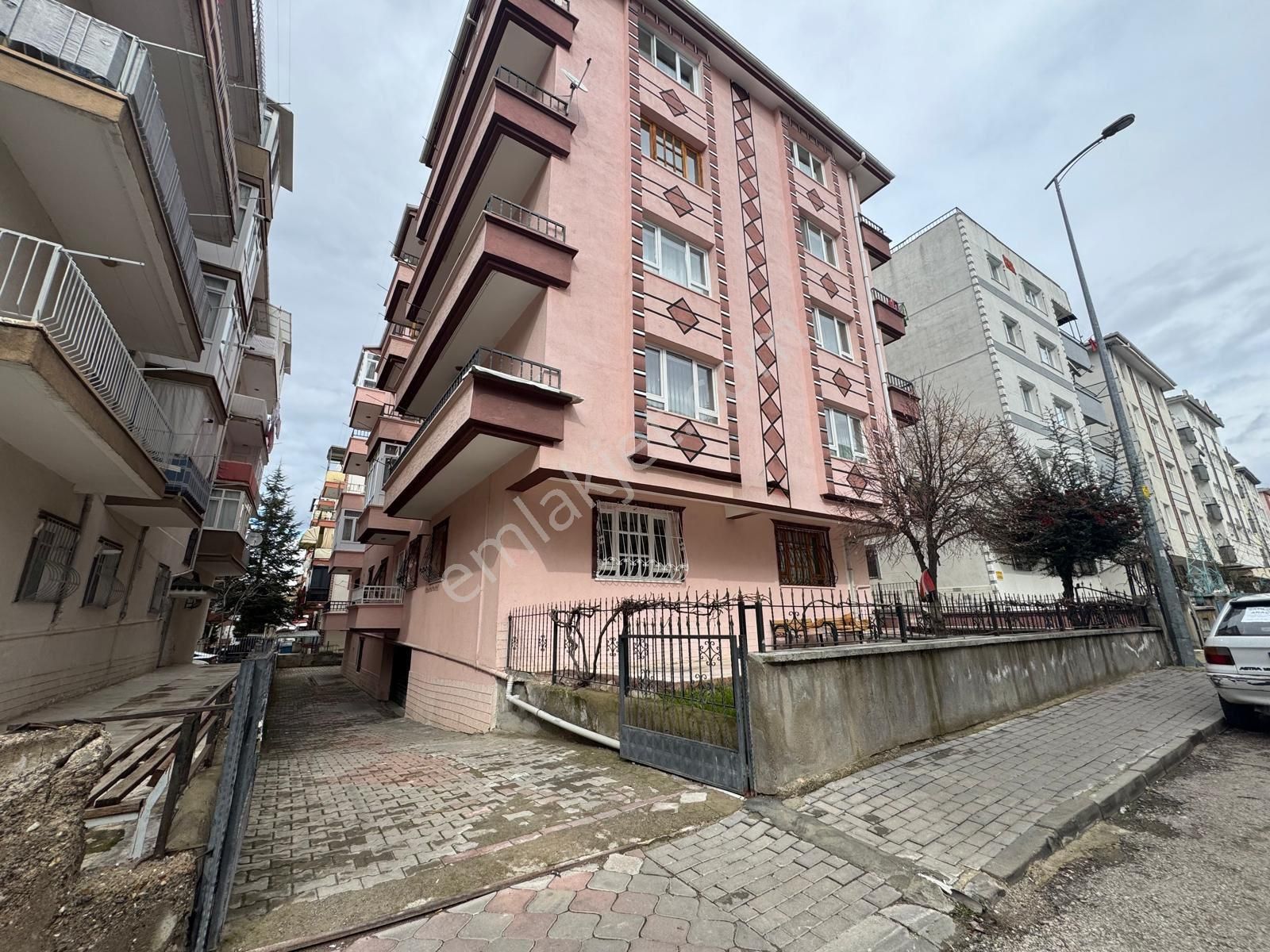 Mareşal Çakmak Mh'de Masrafsız Satılık 3+1 Yüksek Giriş Daire - Görsel 32