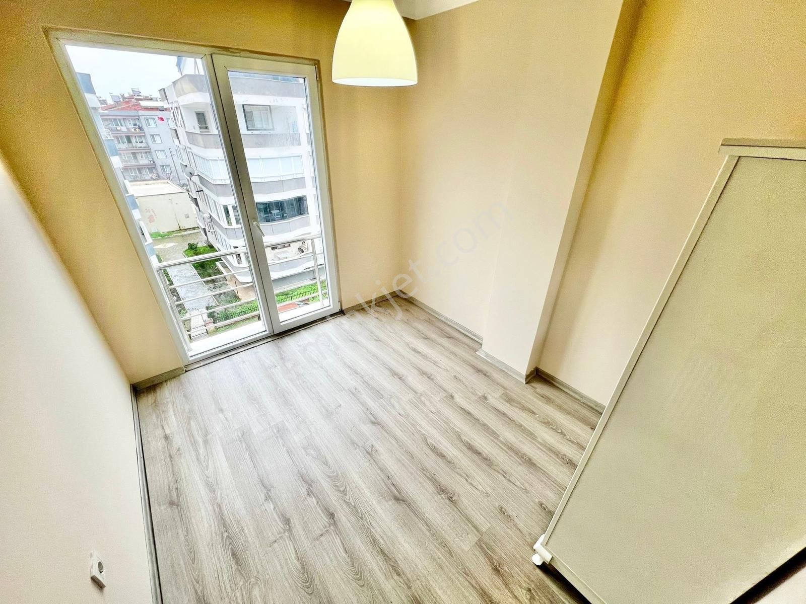 ꧁ay Emlaktan꧂akçay'da Full Kredili Ön Cephe Kombili Asansörlü Muhteşem Konumlu Satılık 1+1 Daire - Görsel 17