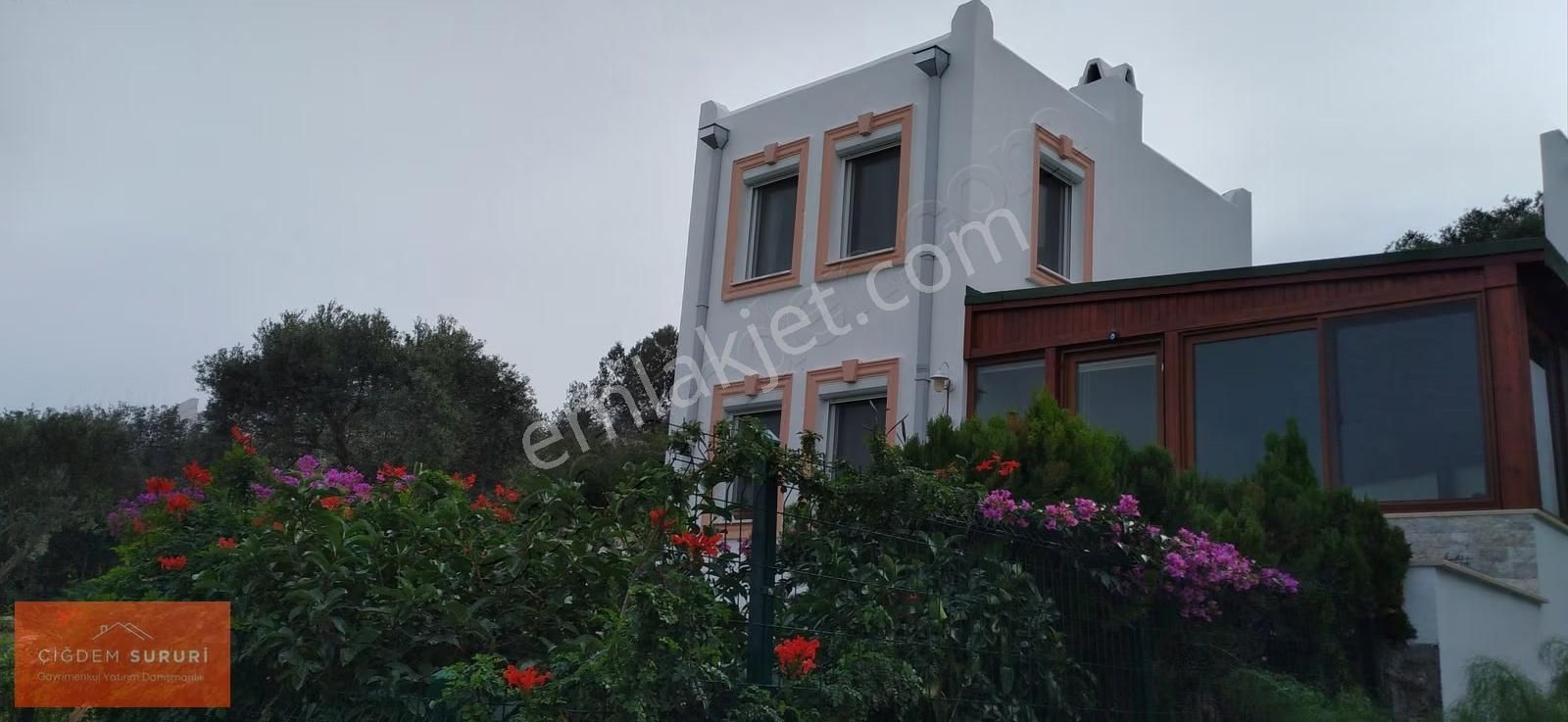 Bodrum Hekimköy Sitesinde 2+1 Geniş Bahçeli Manzaralı Müstakil