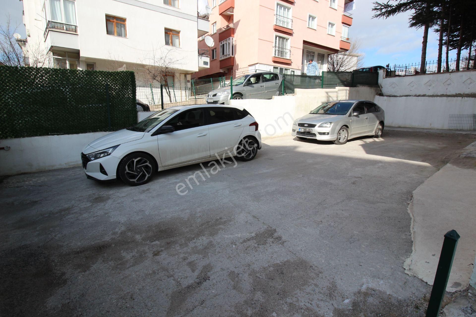 Emre Emlak'tan Süvaride Full Genç Bina'da Ön Cephe Köşe Cephe 2+1 Satılık Daire - Görsel 31
