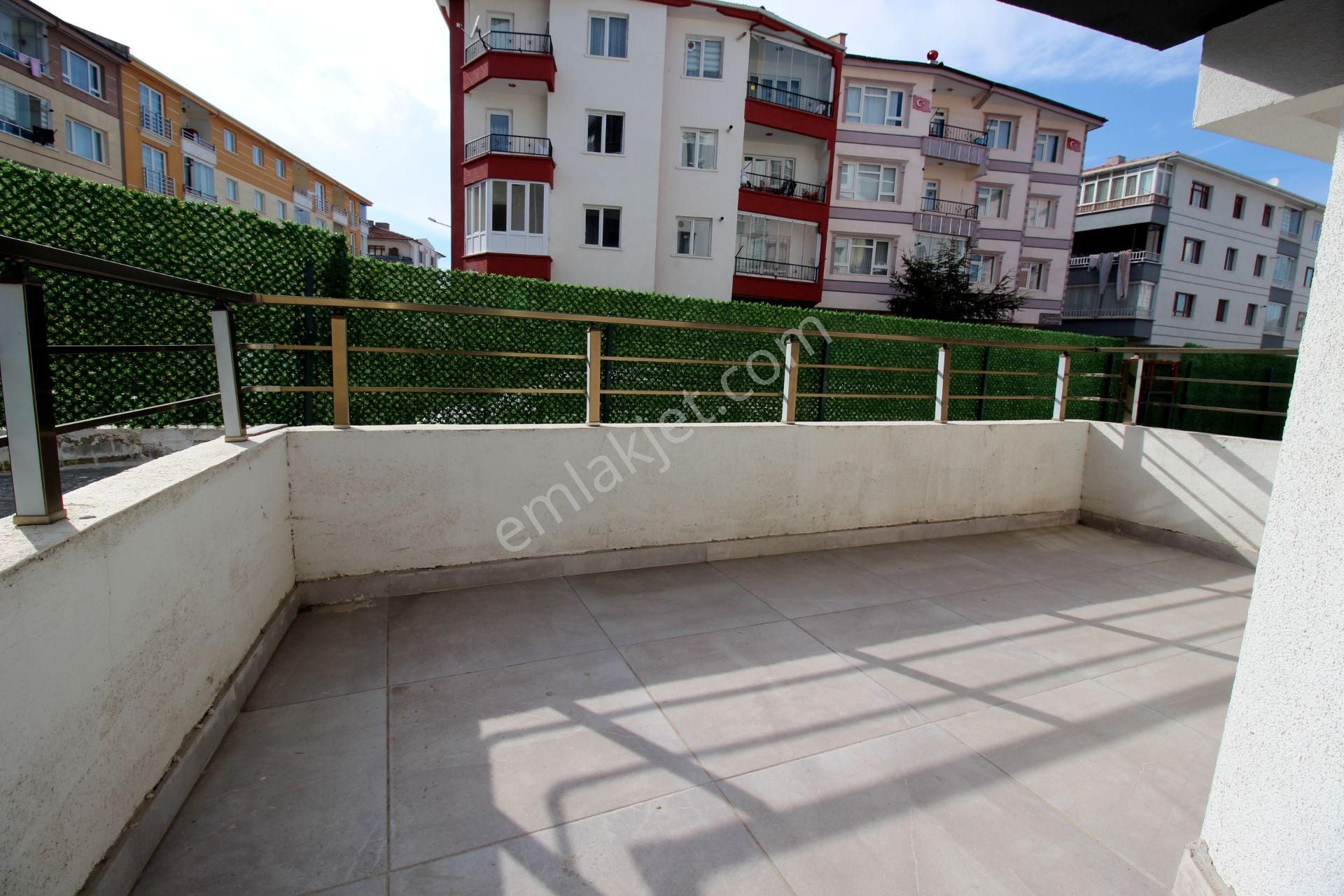 Emre Emlak'tan Süvaride Full Genç Bina'da Ön Cephe Köşe Cephe 2+1 Satılık Daire - Görsel 11