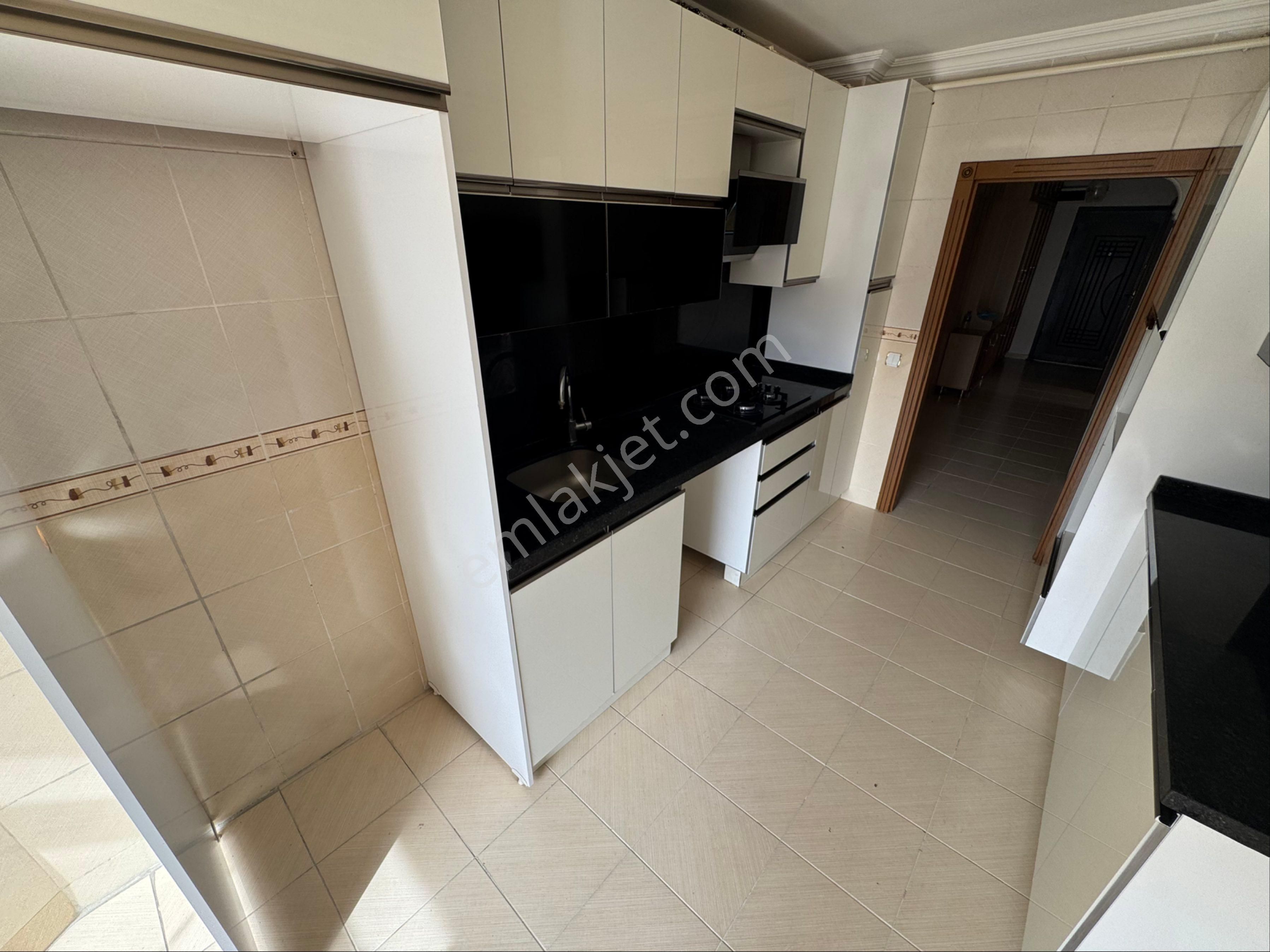 Mareşal Çakmak Mh'de Ebevyn Banyolu Asansörlü 3+1 Satılık Daire - Görsel 2