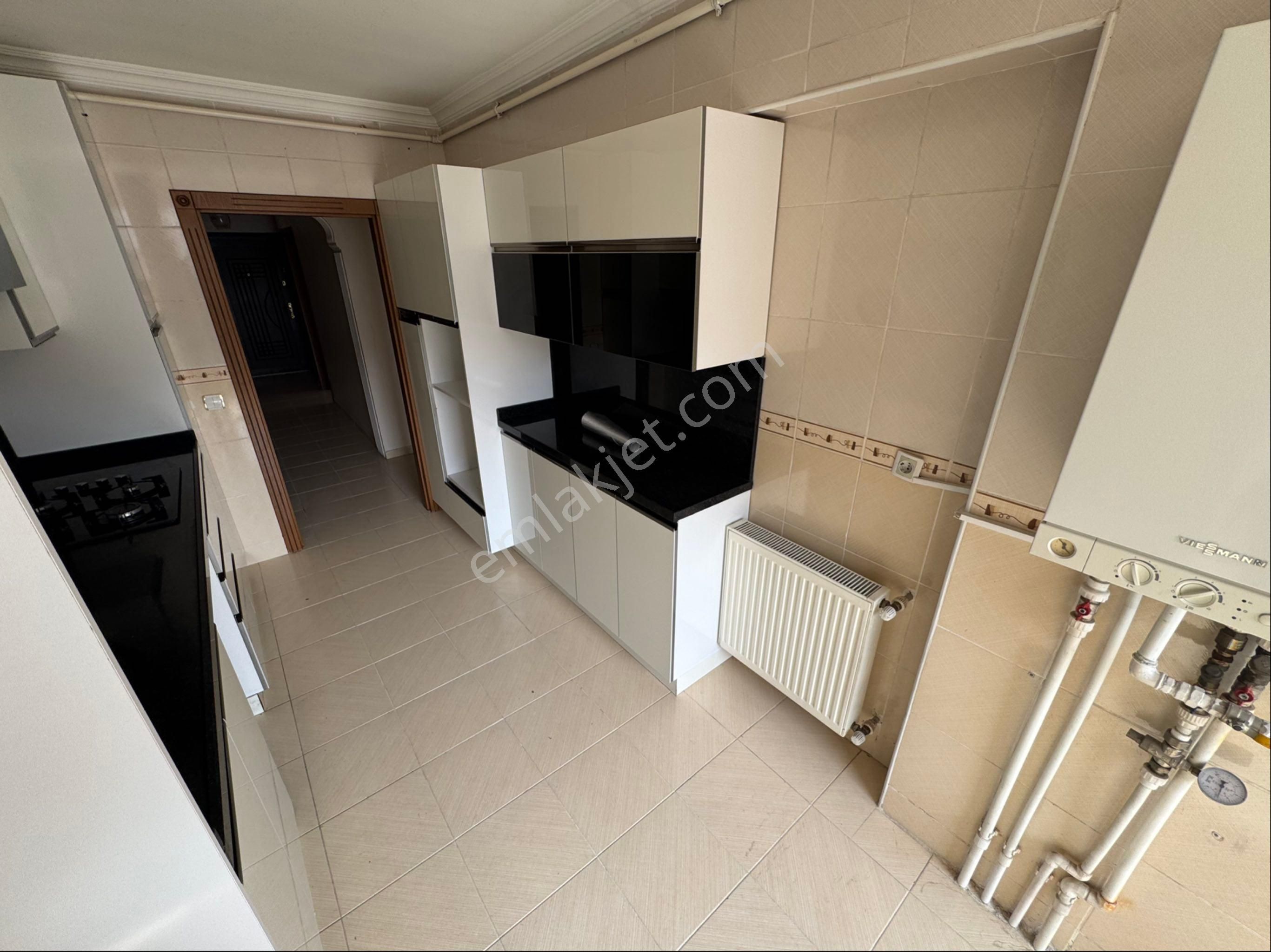 Mareşal Çakmak Mh'de Ebevyn Banyolu Asansörlü 3+1 Satılık Daire - Görsel 3