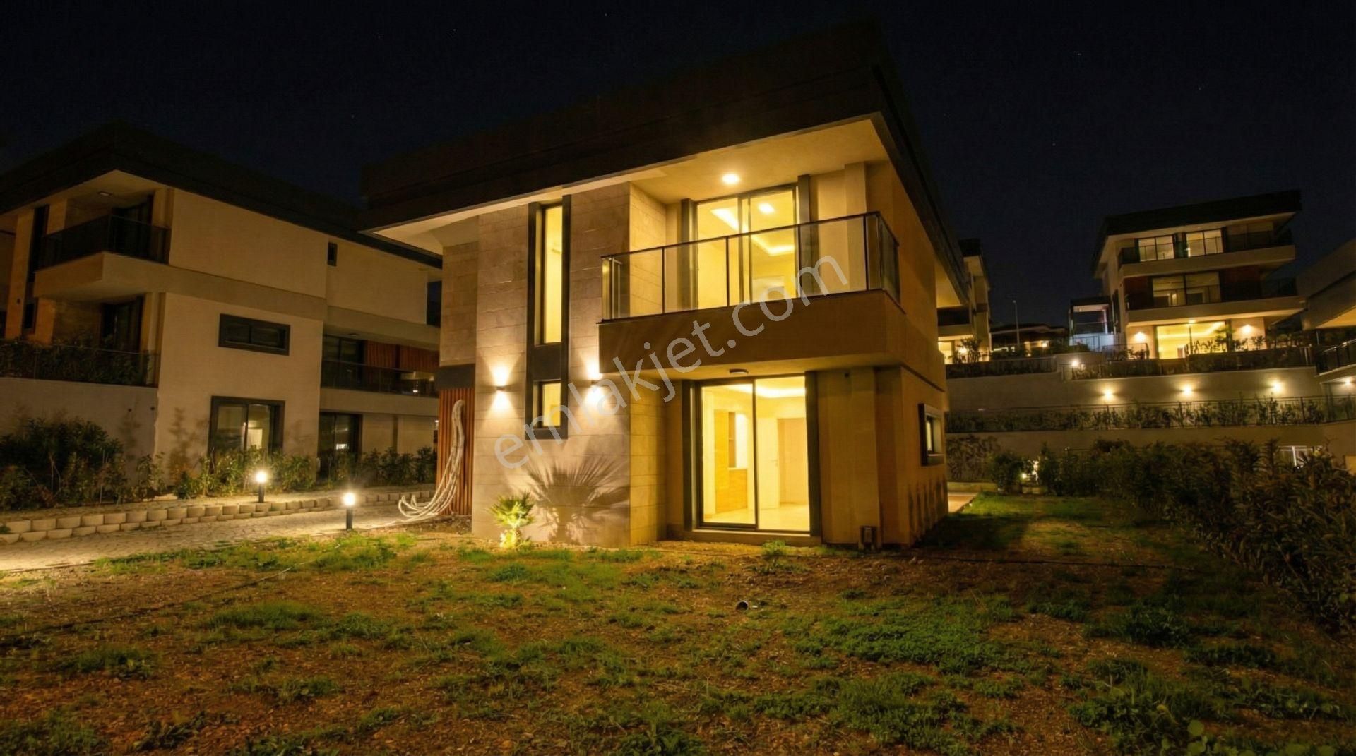 Sseferihisar'da Prestijli Ve Konforlu Satılık Müstakil Lüks Villa - Görsel 16