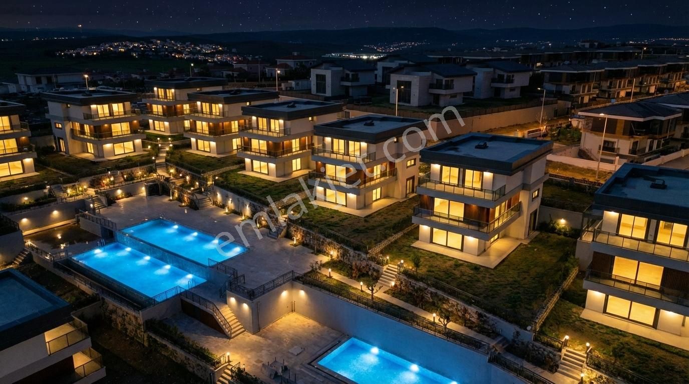 Sseferihisar'da Prestijli Ve Konforlu Satılık Müstakil Lüks Villa