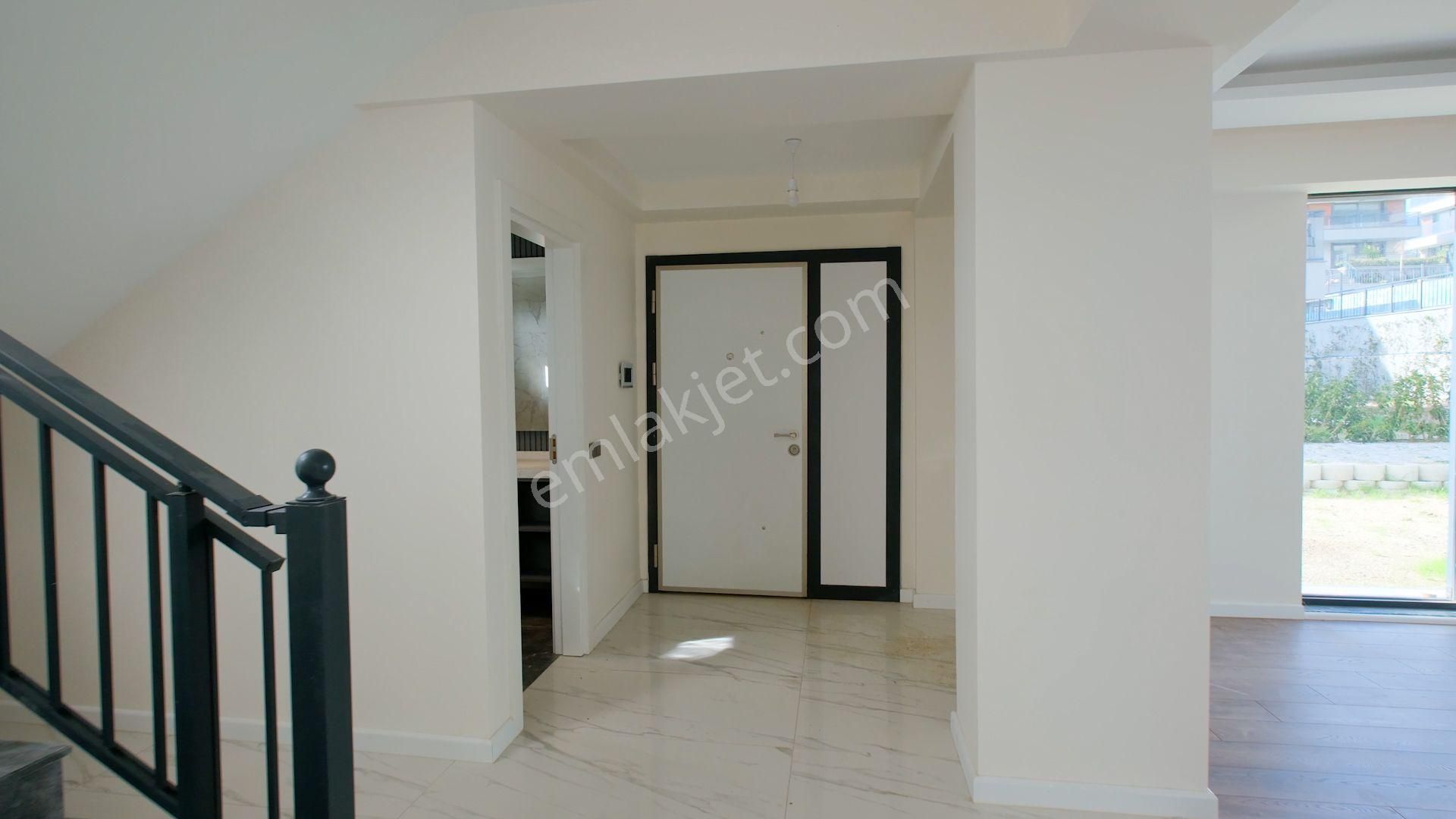 Sseferihisar'da Prestijli Ve Konforlu Satılık Müstakil Lüks Villa - Görsel 28