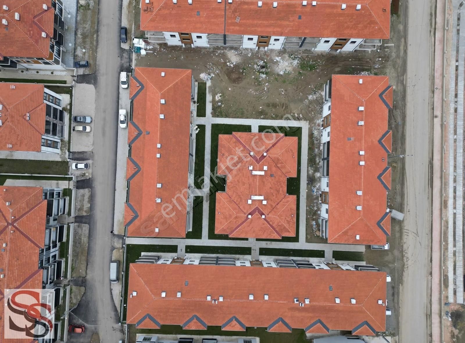 Arifiye Fatih Mah. Site İçerisinde Lüks Geniş 2+1 Satılık Daire - Görsel 2