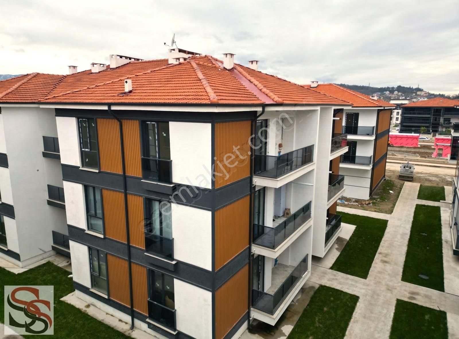 Arifiye Fatih Mah. Site İçerisinde Lüks Geniş 2+1 Satılık Daire - Görsel 5