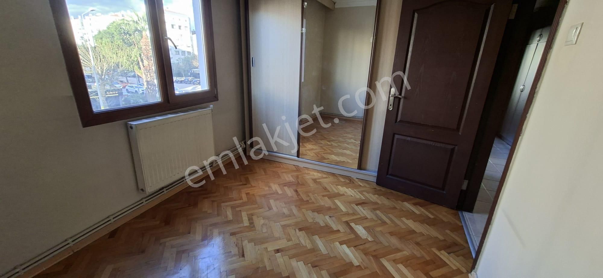 Bahriyeüçok Bulvarı'nda Asansörlü 3+1 Kiralık Daire - Görsel 12