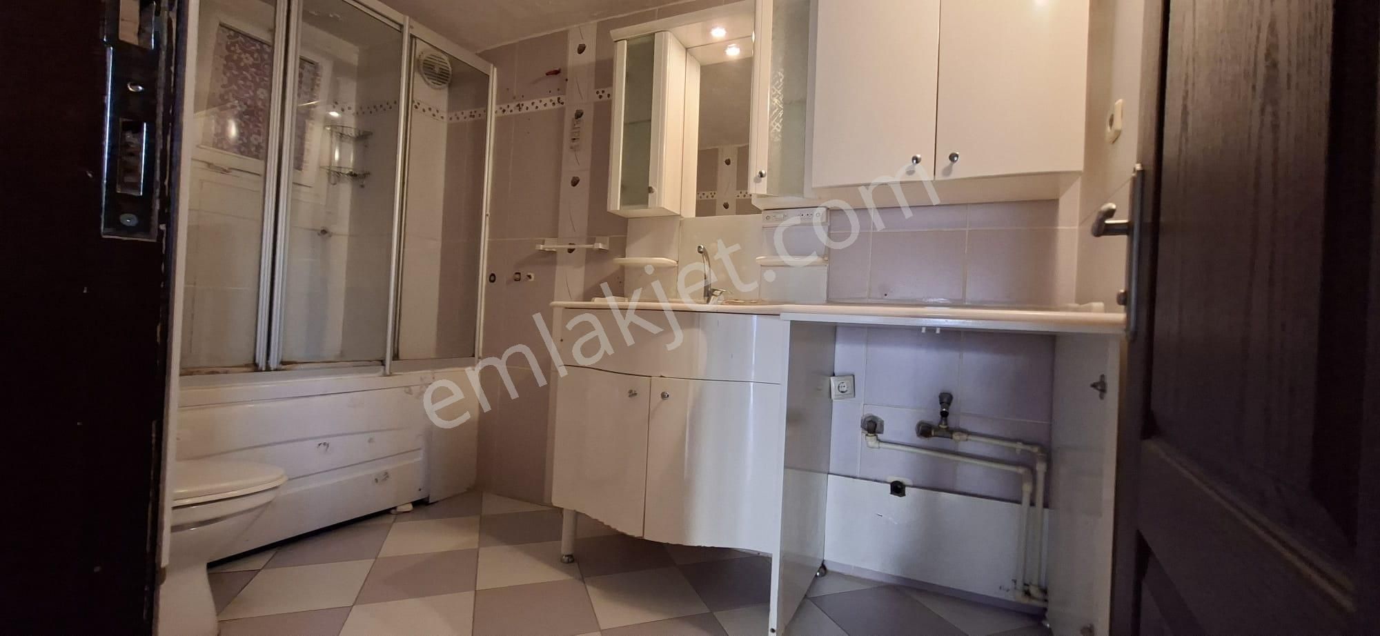Bahriyeüçok Bulvarı'nda Asansörlü 3+1 Kiralık Daire - Görsel 28