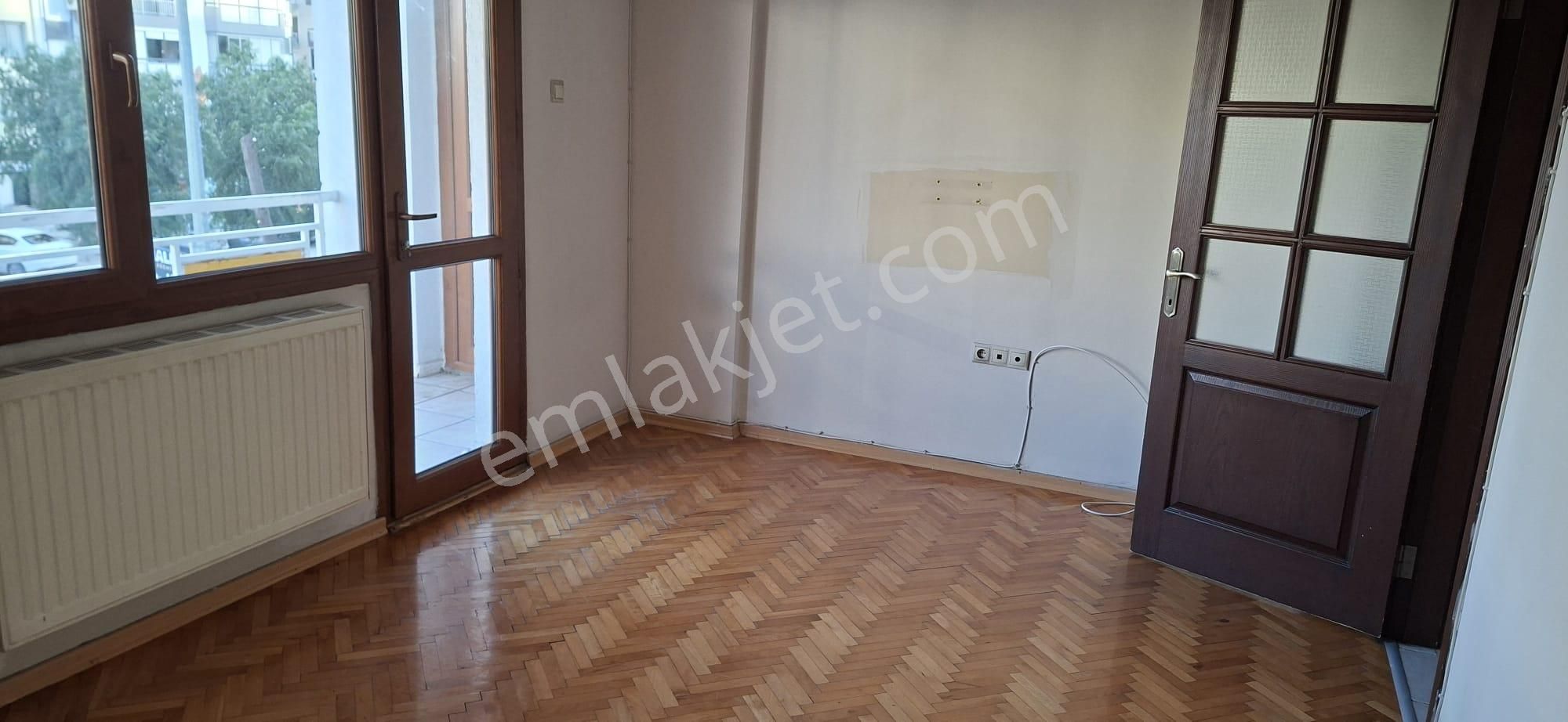 Bahriyeüçok Bulvarı'nda Asansörlü 3+1 Kiralık Daire - Görsel 24
