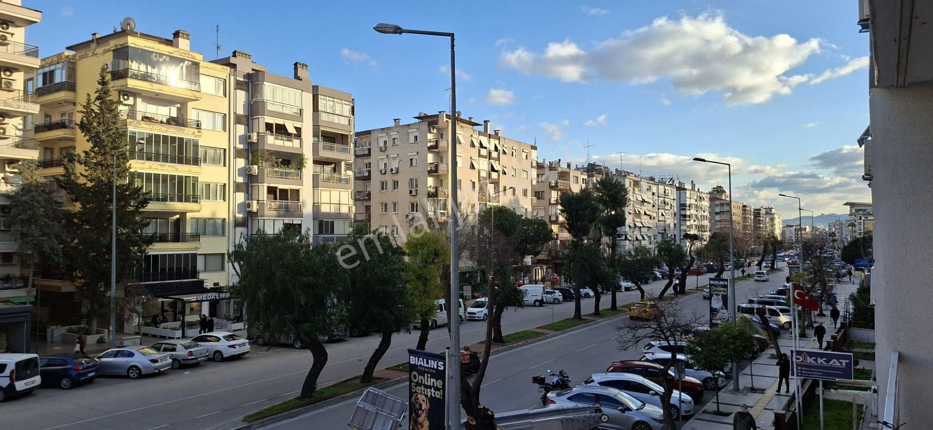 Bahriyeüçok Bulvarı'nda Asansörlü 3+1 Kiralık Daire - Görsel 35