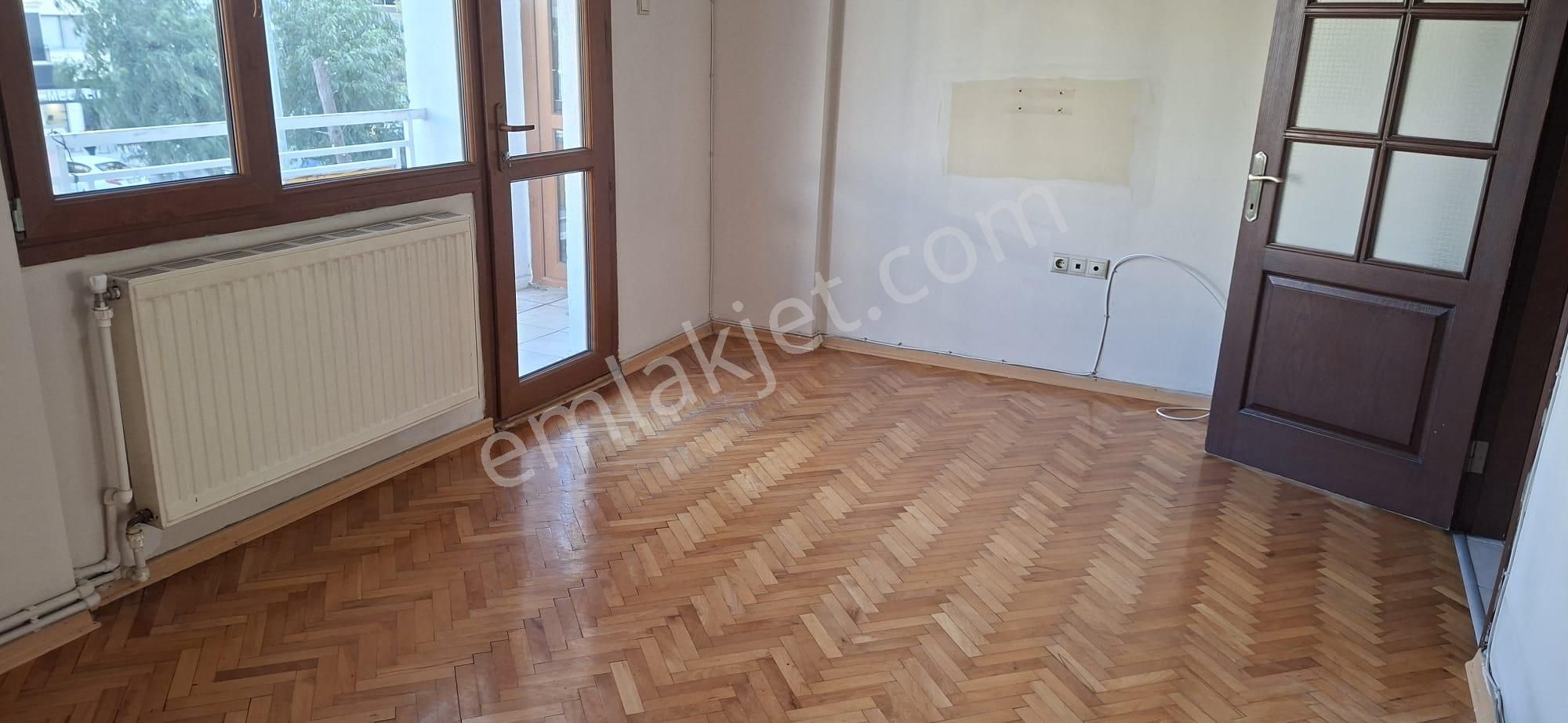 Bahriyeüçok Bulvarı'nda Asansörlü 3+1 Kiralık Daire - Görsel 21