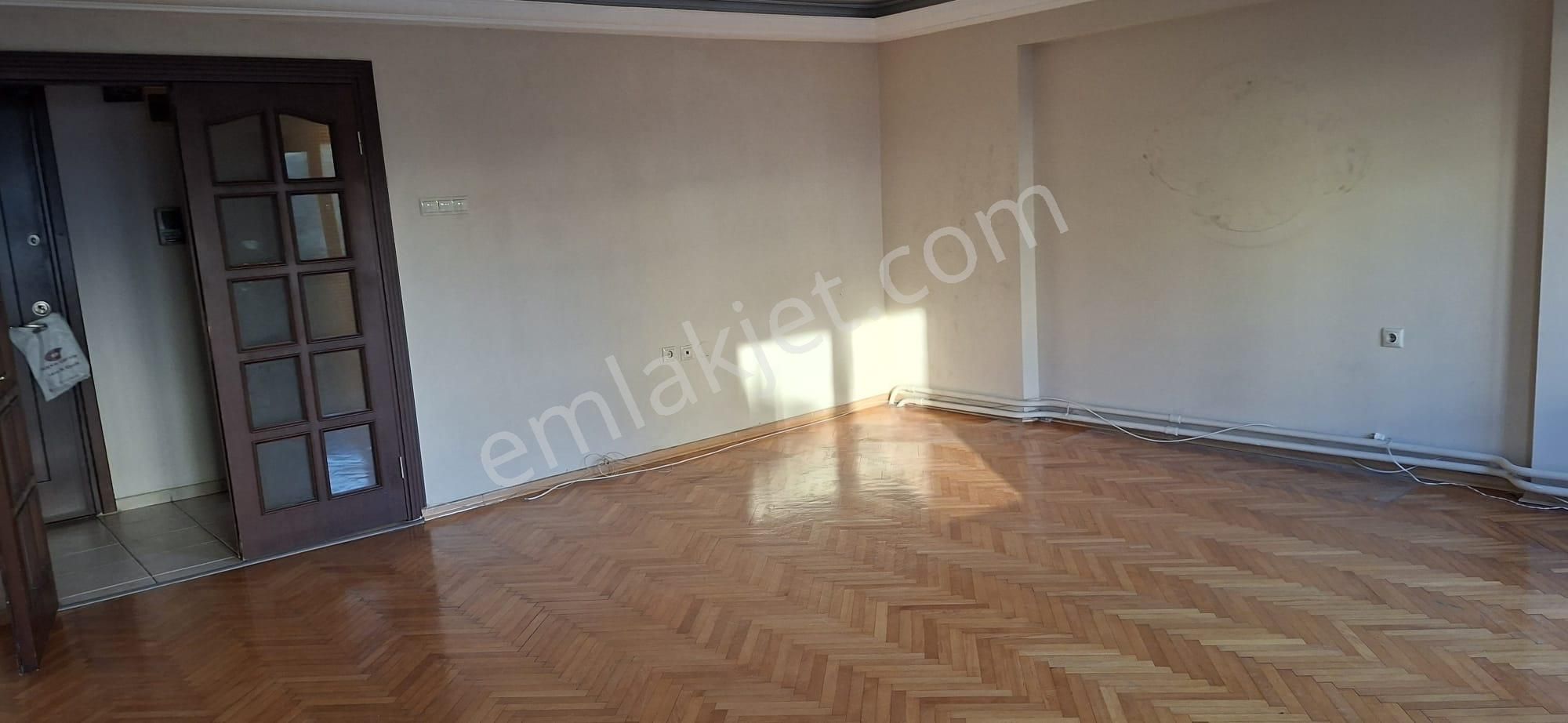 Bahriyeüçok Bulvarı'nda Asansörlü 3+1 Kiralık Daire - Görsel 27