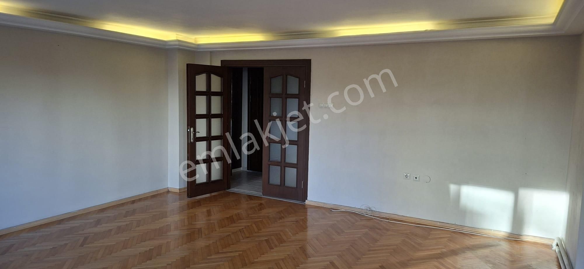 Bahriyeüçok Bulvarı'nda Asansörlü 3+1 Kiralık Daire - Görsel 11