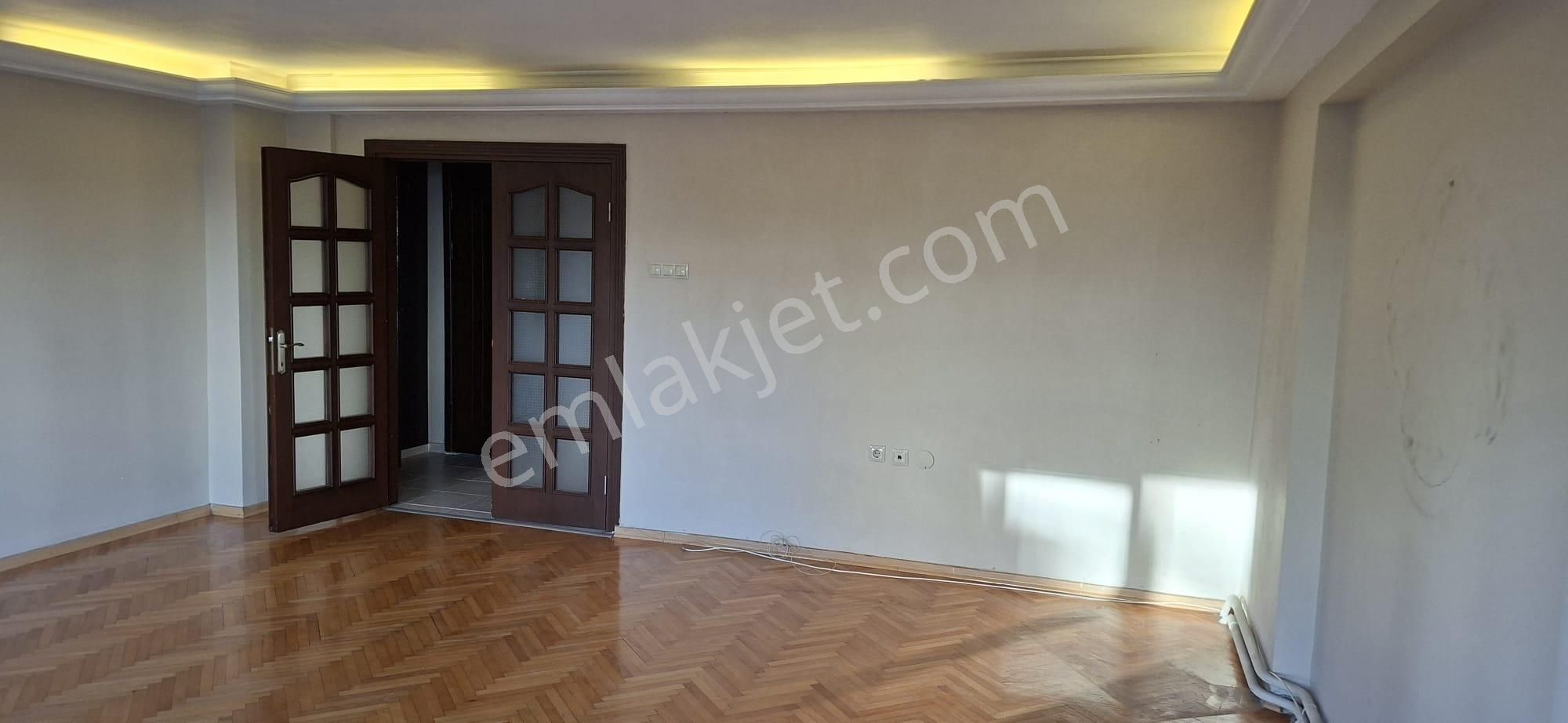 Bahriyeüçok Bulvarı'nda Asansörlü 3+1 Kiralık Daire - Görsel 9
