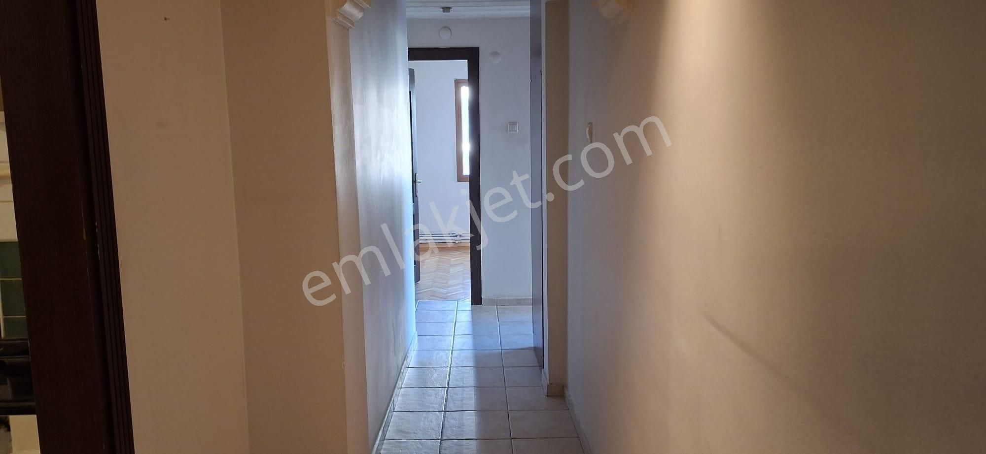 Bahriyeüçok Bulvarı'nda Asansörlü 3+1 Kiralık Daire - Görsel 22