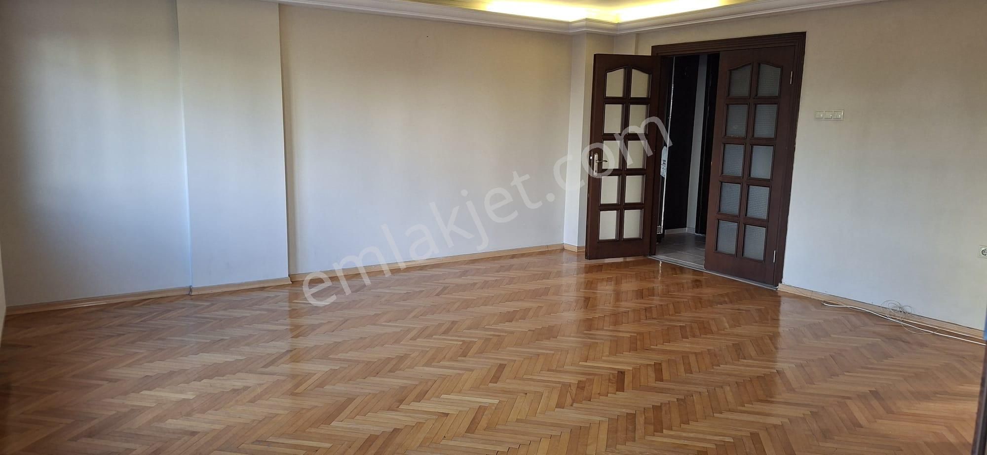 Bahriyeüçok Bulvarı'nda Asansörlü 3+1 Kiralık Daire - Görsel 10
