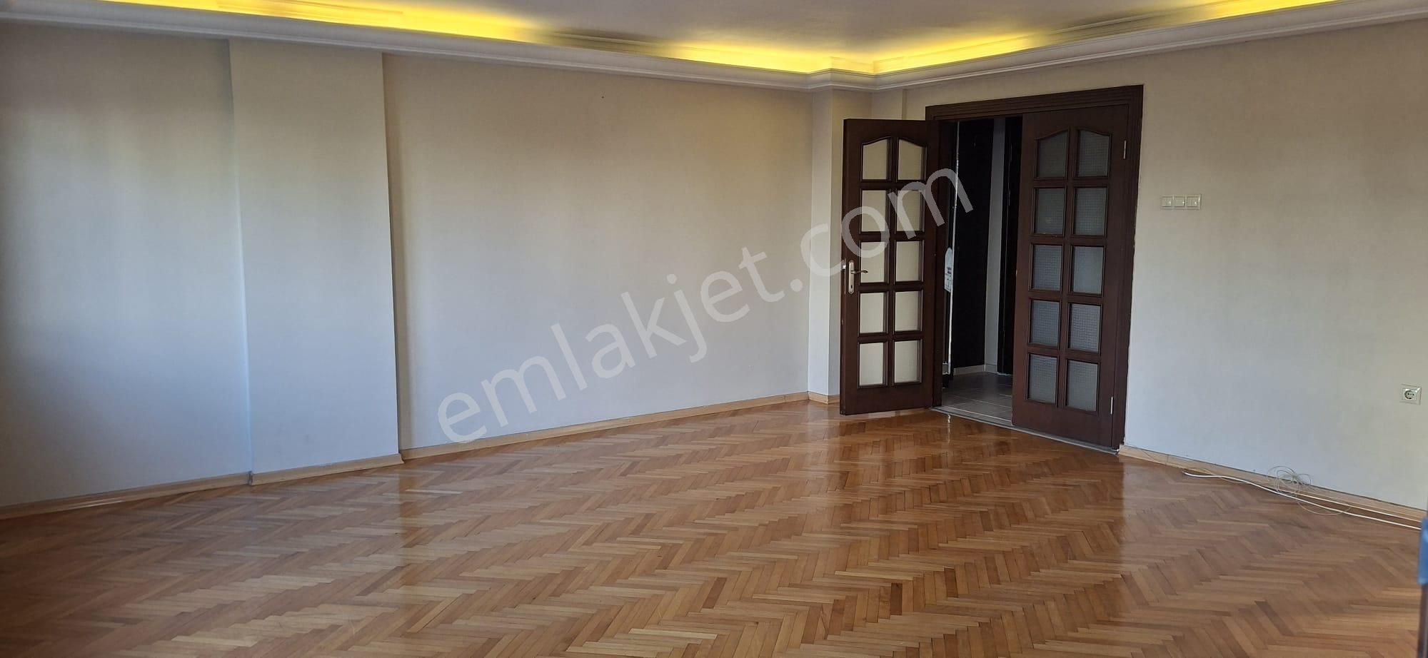 Bahriyeüçok Bulvarı'nda Asansörlü 3+1 Kiralık Daire - Görsel 26