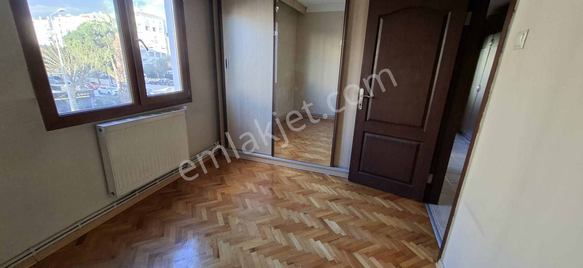 Bahriyeüçok Bulvarı'nda Asansörlü 3+1 Kiralık Daire - Görsel 19