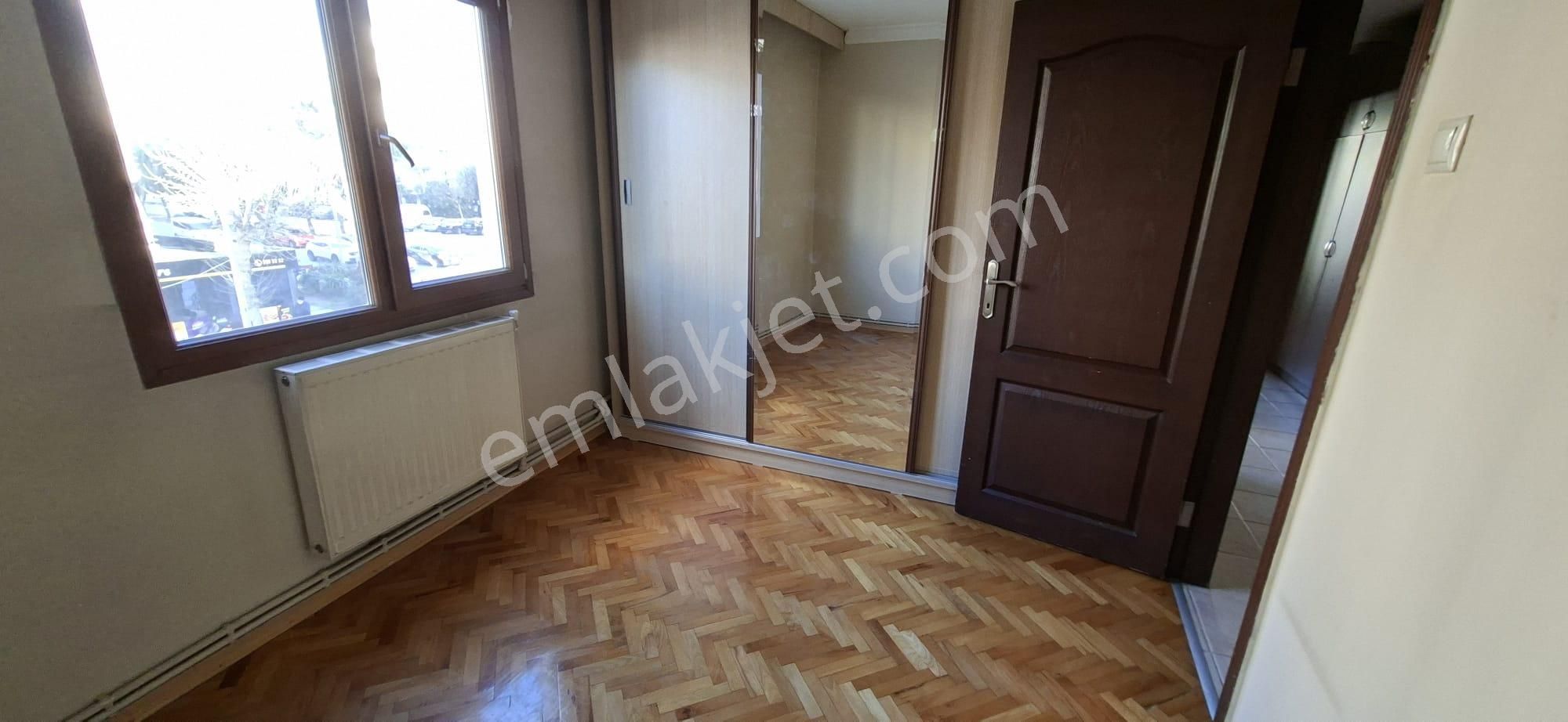 Bahriyeüçok Bulvarı'nda Asansörlü 3+1 Kiralık Daire - Görsel 15