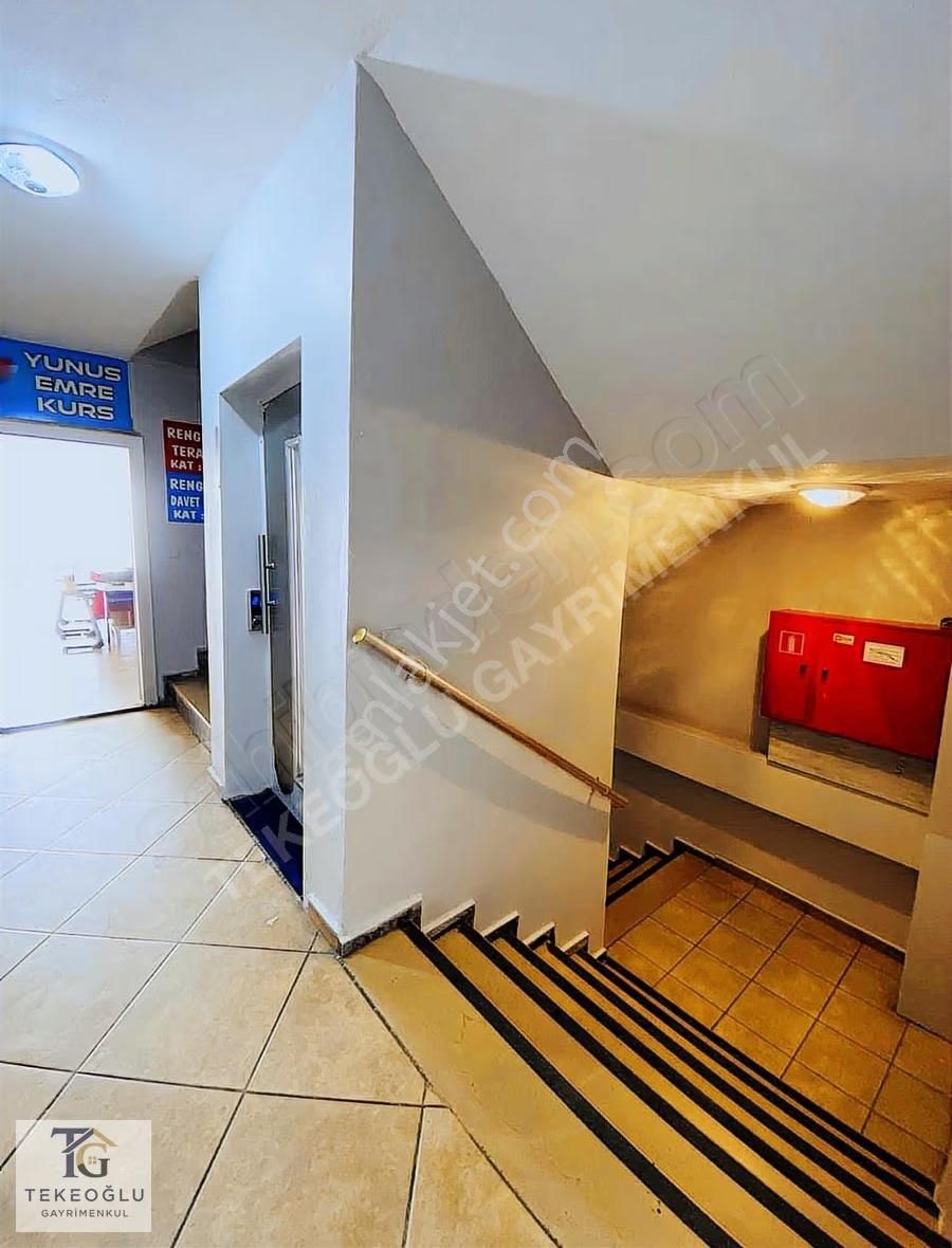 375 M2prestijli İş Merkezinde Yüksek Yaya Sirkülasyonu Zirve