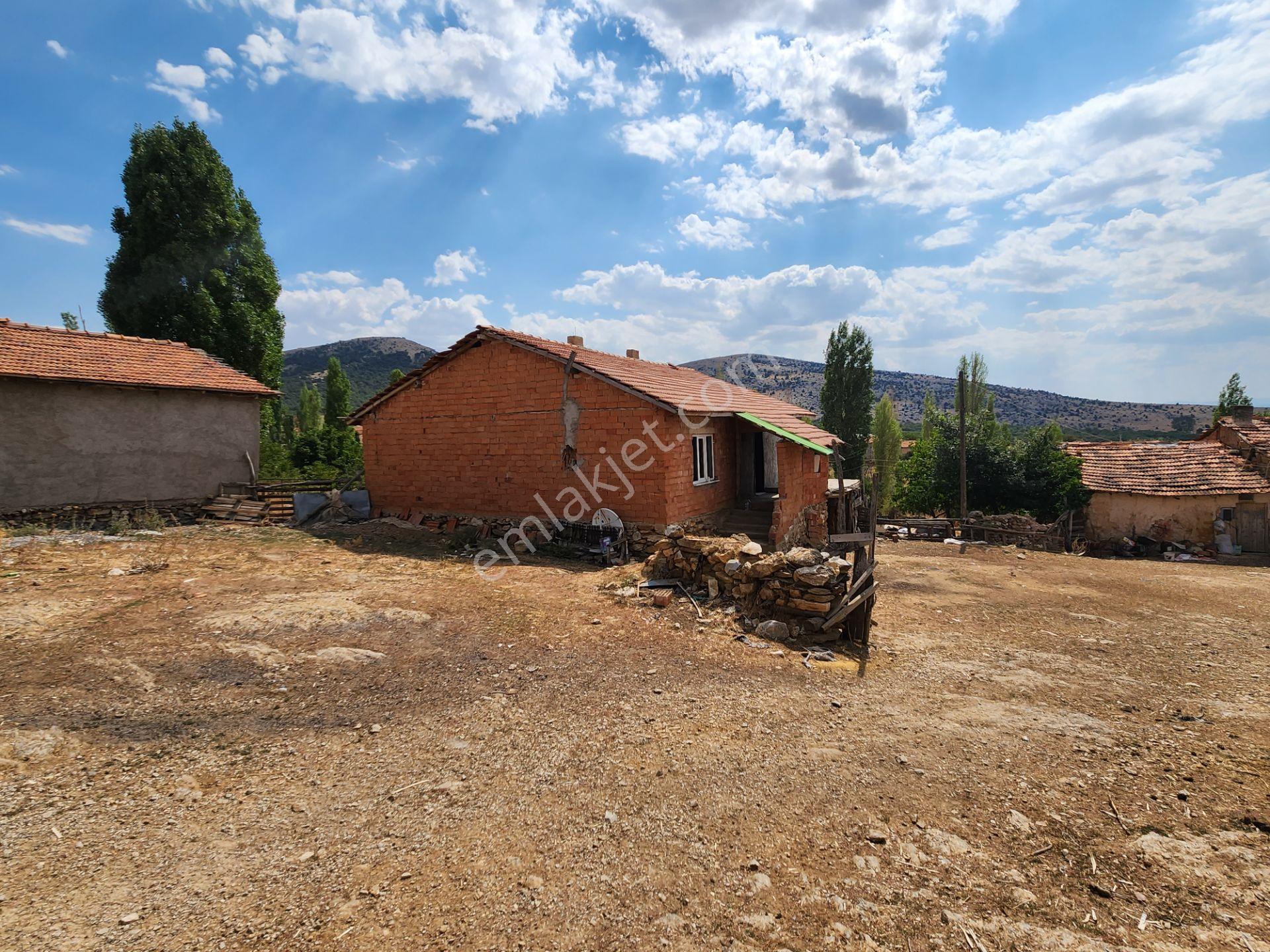 Kütahya Altıntas 1 Tane Yenı Ev 1 Tane Ahır 1051 M2 Imarlı Arsa - Görsel 6