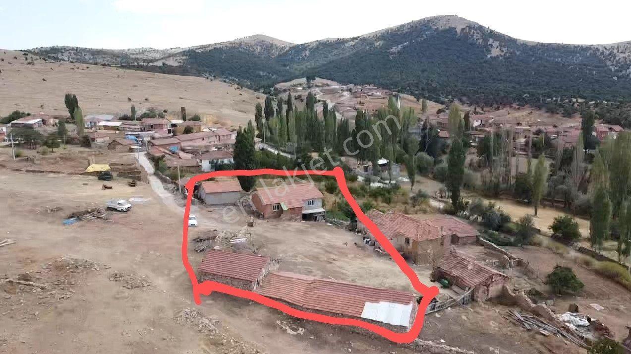 Kütahya Altıntas 1 Tane Yenı Ev 1 Tane Ahır 1051 M2 Imarlı Arsa