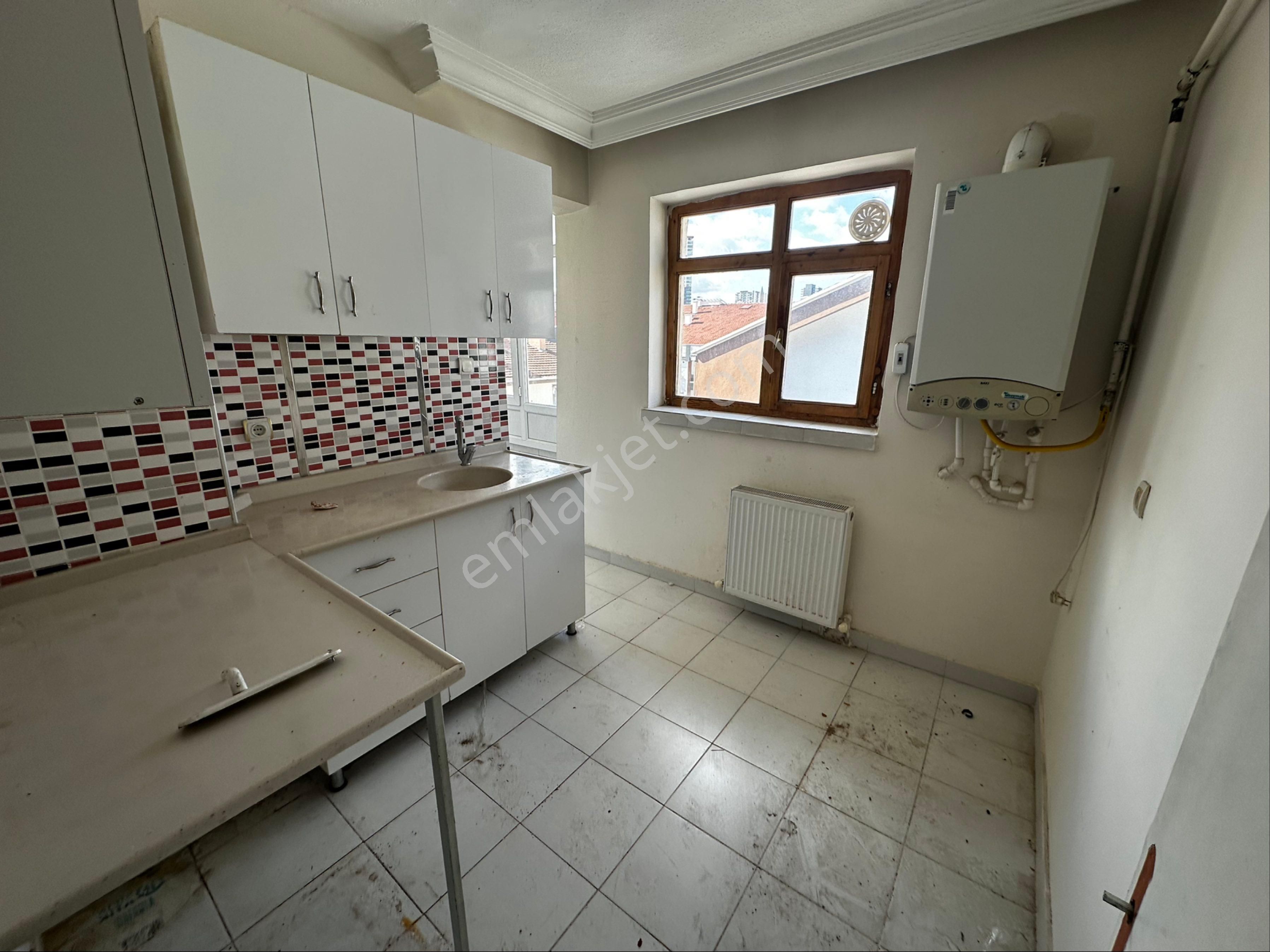 Kanunide Cadde Yakını 3+1 Kiralık Daire - Görsel 7