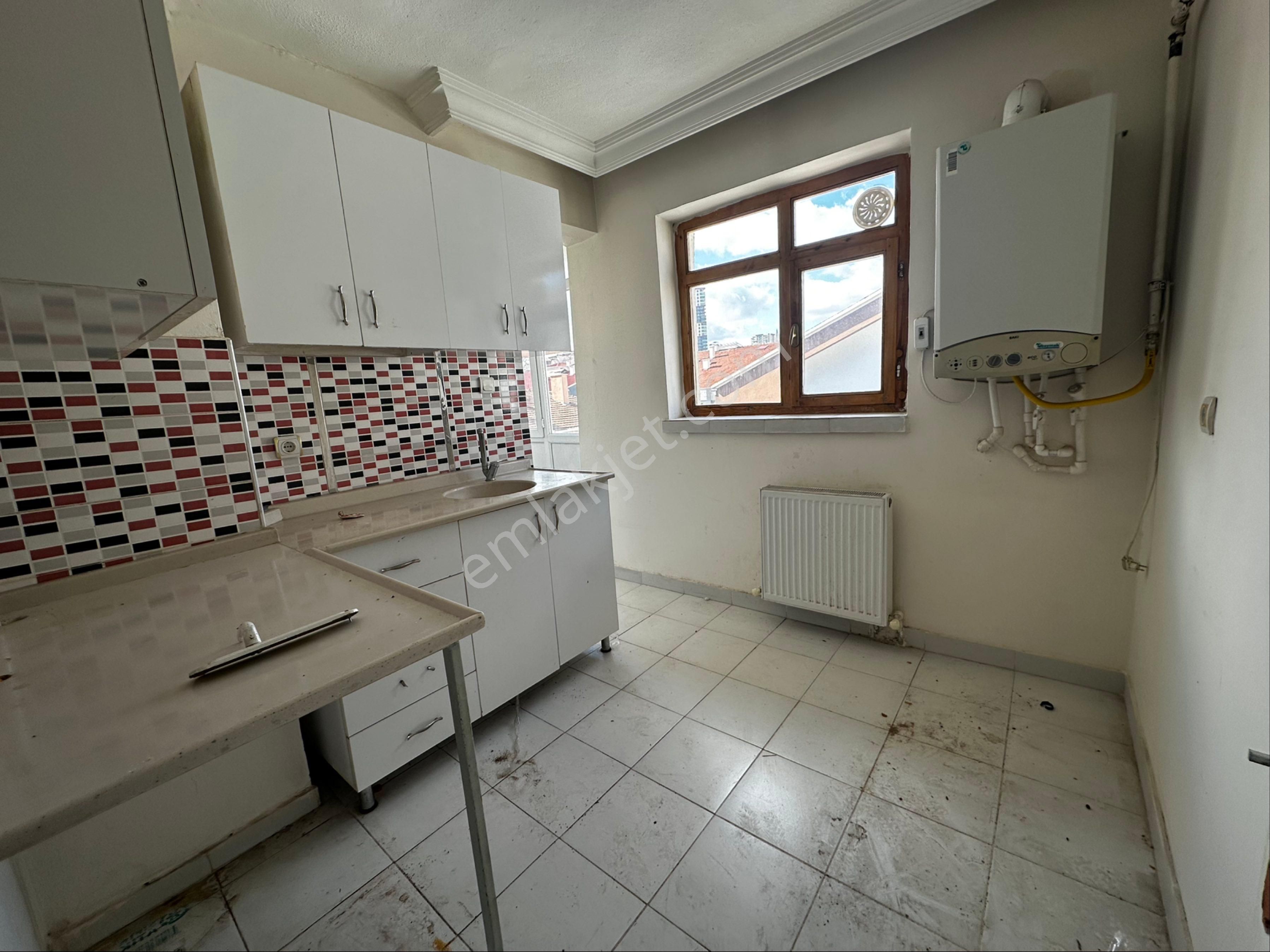 Kanunide Cadde Yakını 3+1 Kiralık Daire - Görsel 9