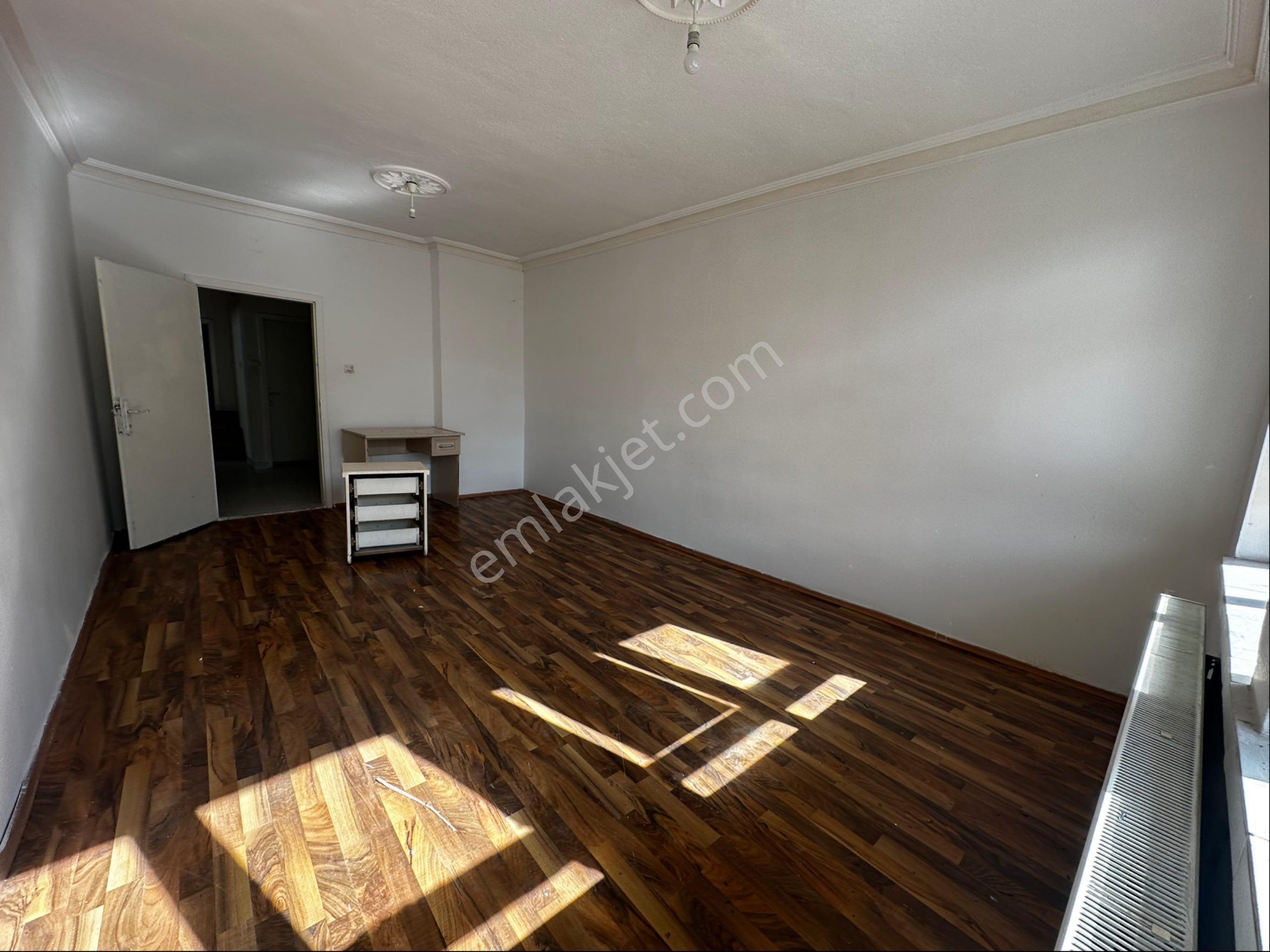 Kanunide Cadde Yakını 3+1 Kiralık Daire - Görsel 3