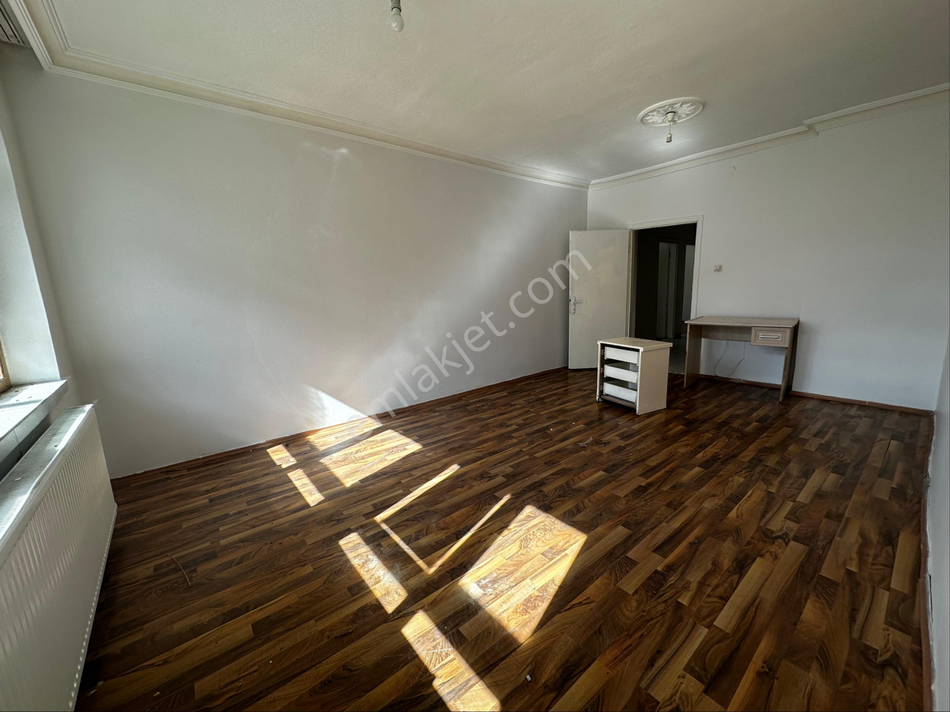 Kanunide Cadde Yakını 3+1 Kiralık Daire - Görsel 4