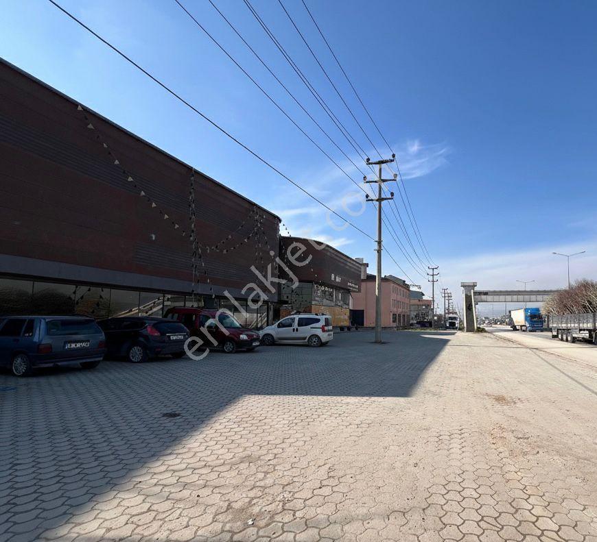 Roma' Dan Bursa Yoluna Cephe Kiralık Fabrika - Görsel 2