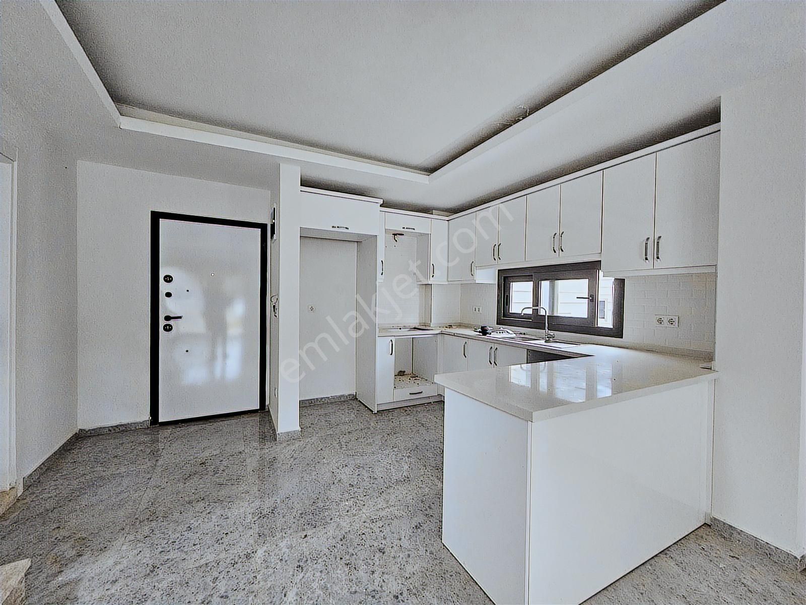 Altınova Havuzlu Sitede Satılık Açık Konum 3+1 Müstakil Villa - Görsel 9
